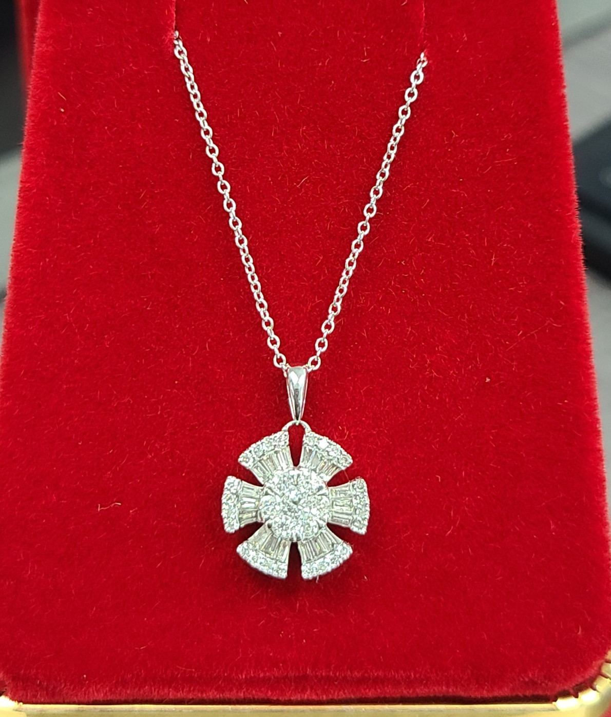 Deal! 0.50CT Natural Cluster Diamonds 14K White Gold Pendant Necklace 17″