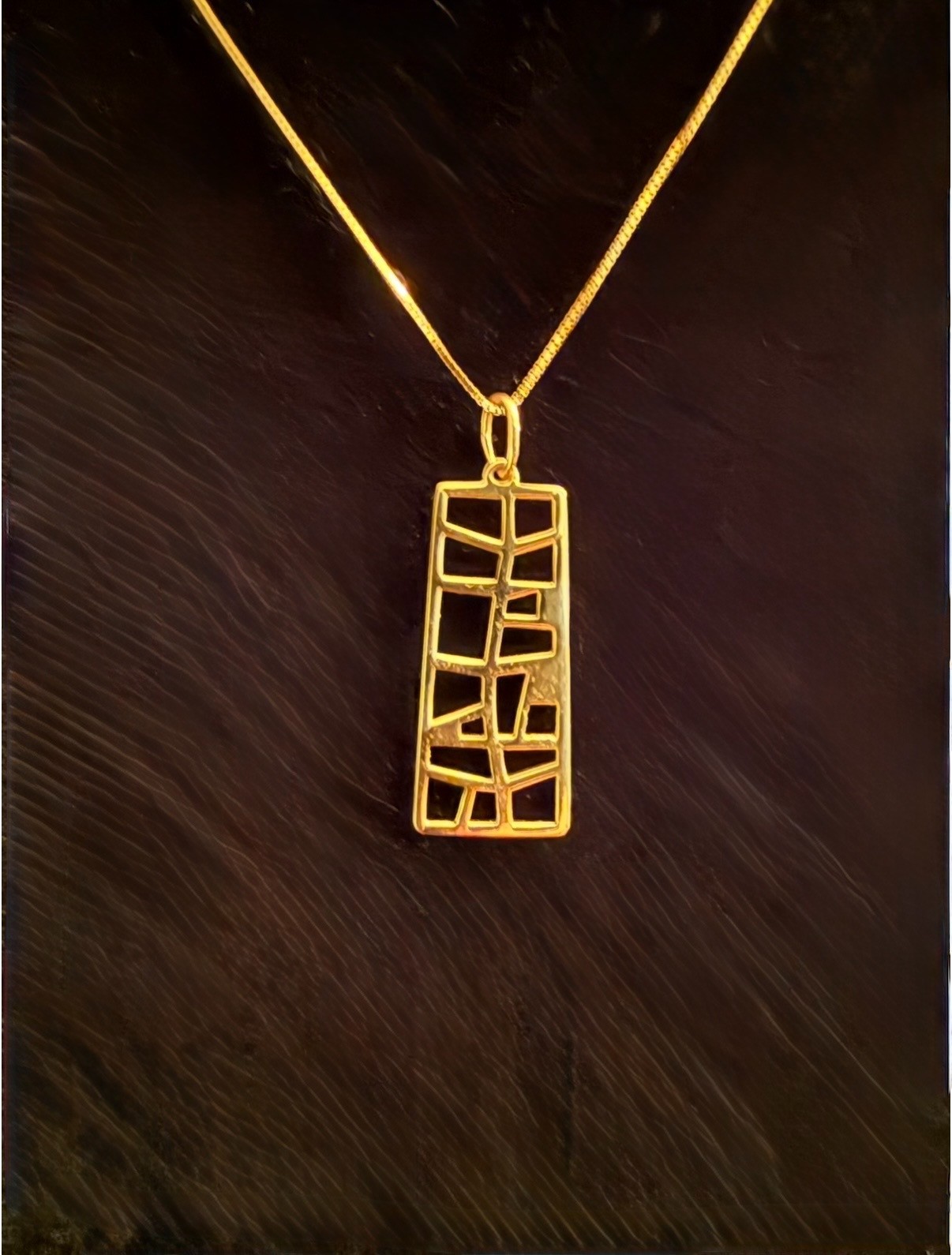 “Pearl Harbor” Window (Alfred Preis-Architect) Necklace – 14K Gold