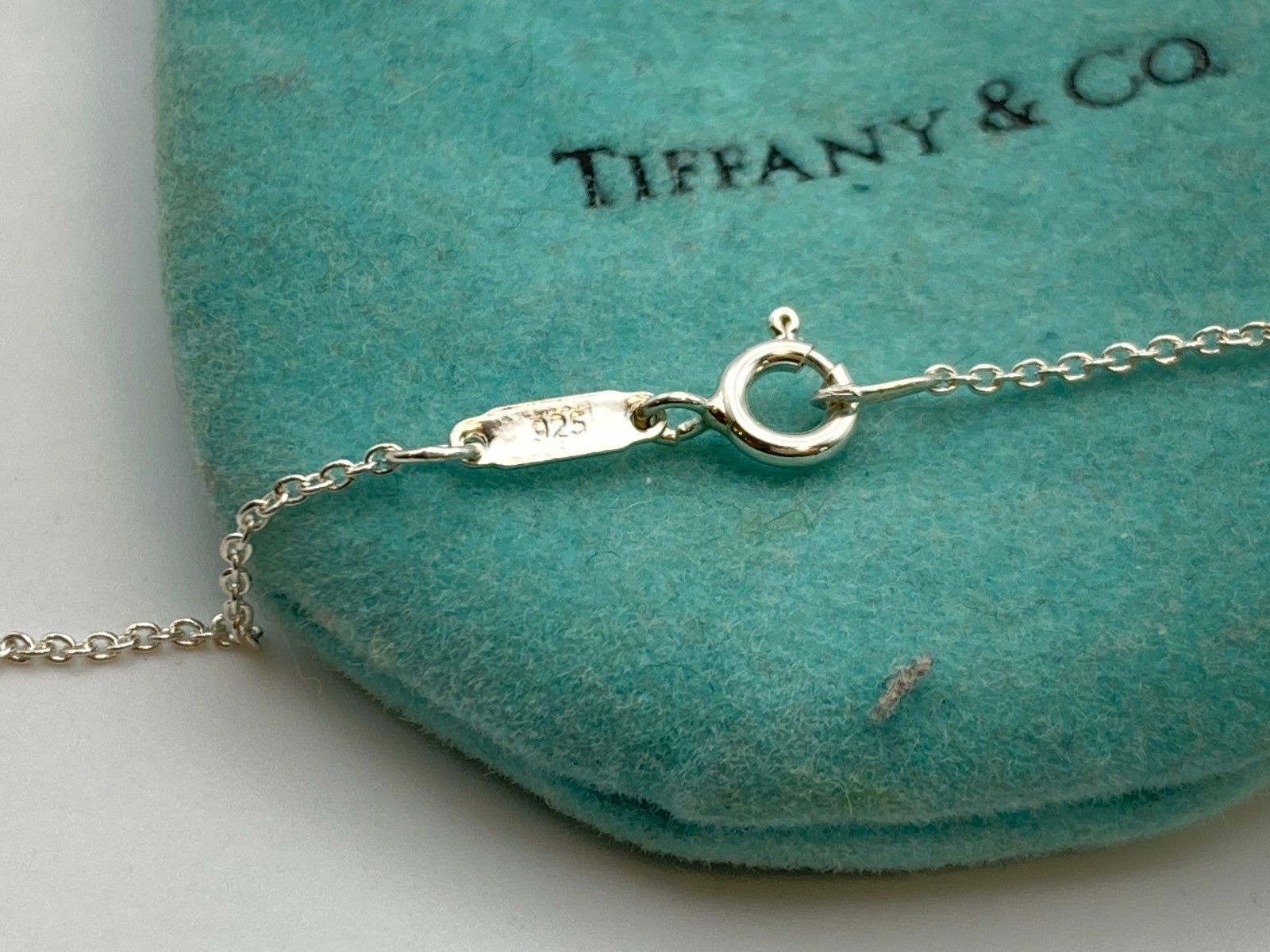 Tiffany & Co. 29mm Small Cross Pendant Necklace 16″ Silver 7.5g