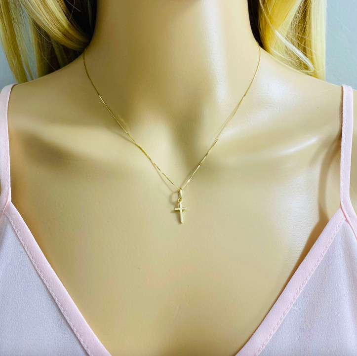 14k Solid Gold 0.7″ Cross Pendant – 14kt 0.5mm Box Chain 16”- 18”- 20″ – PT143