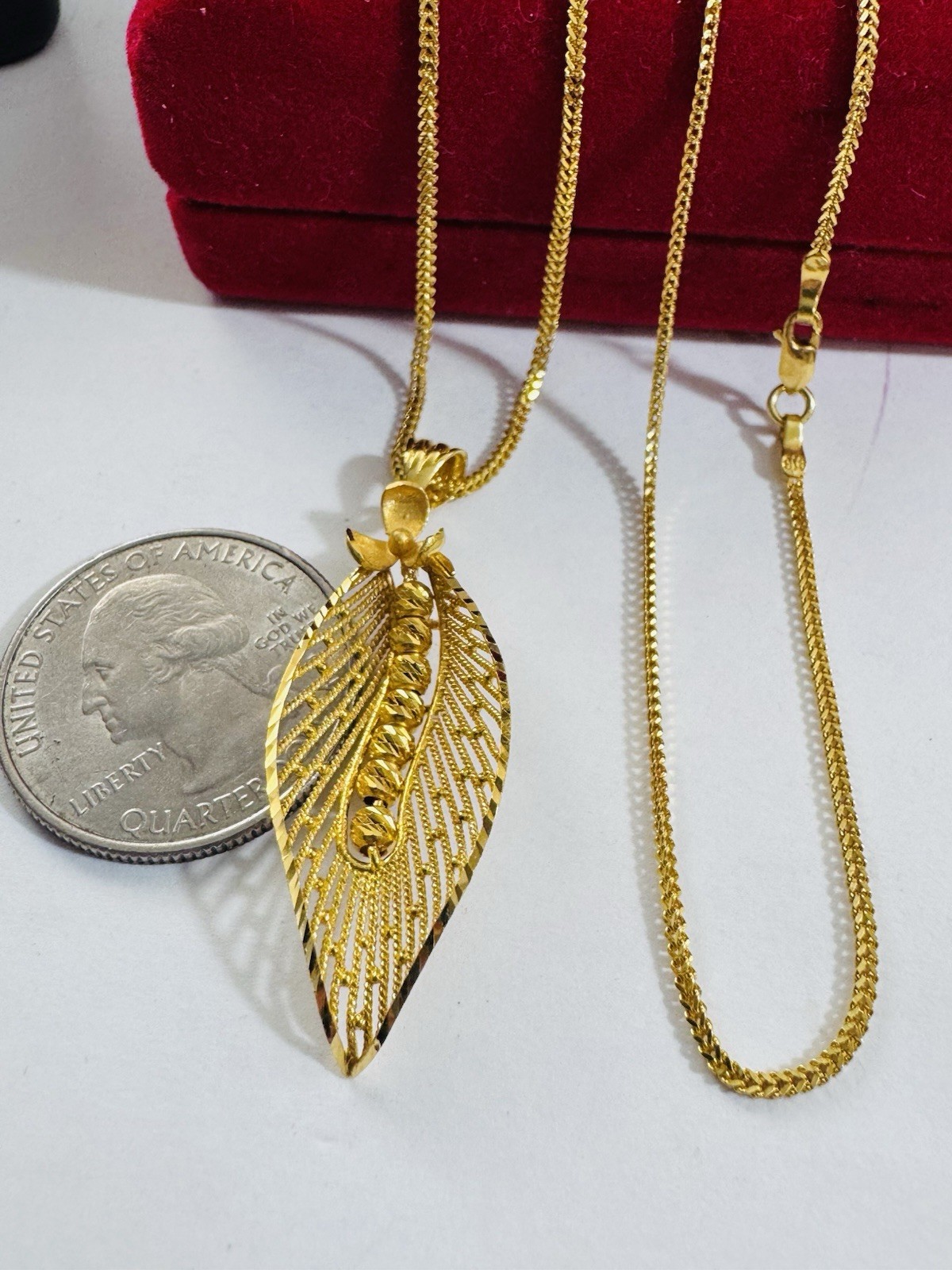 Solid 22K 916 Yellow Saudi Dubai Gold Flower Leaf Necklace 20” long 1.6mm 7.9g