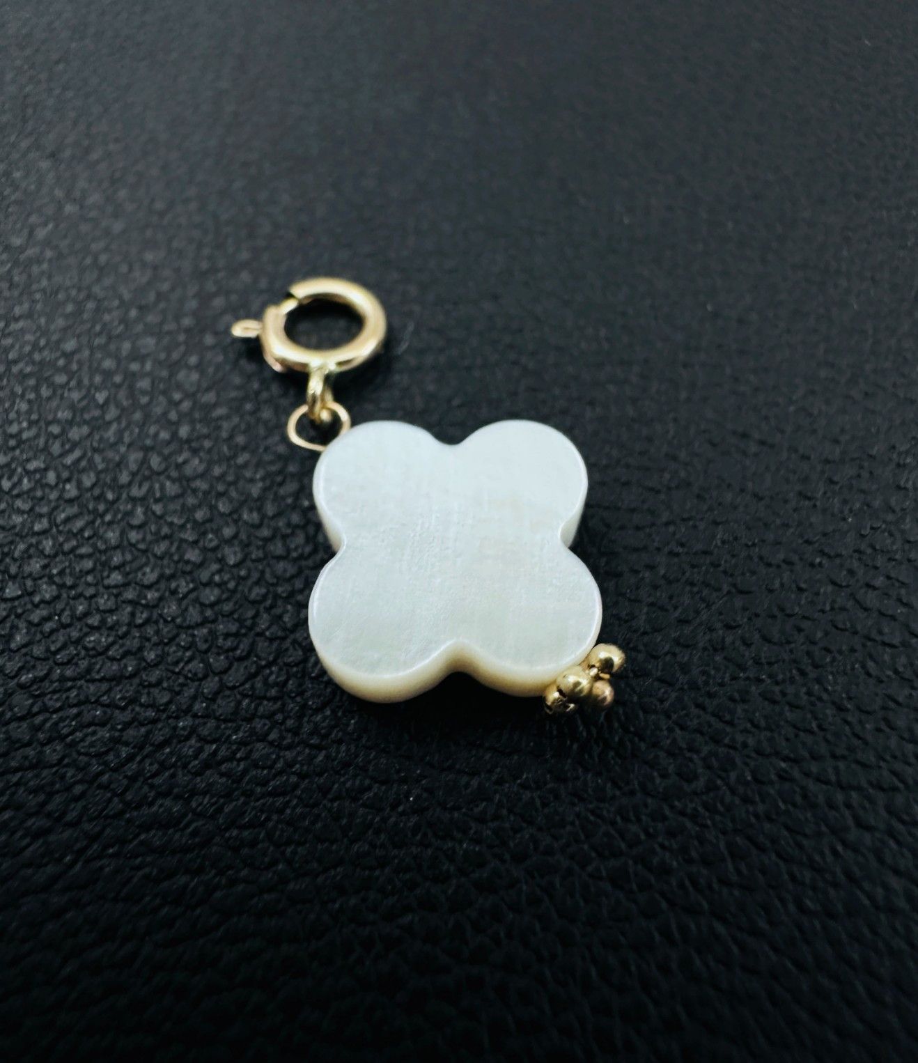 14K Solid Yellow Gold 10mm Mother of Pearl Clover Small Charm Pendant w/Clasp