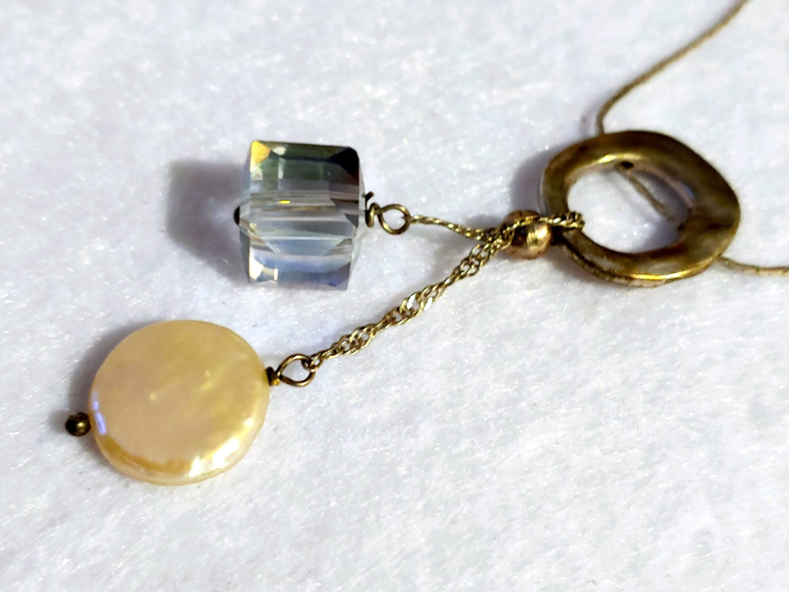 Vtg – Necklace – Silver Tone – Dangle faux Peal & faux Stone – 20 in