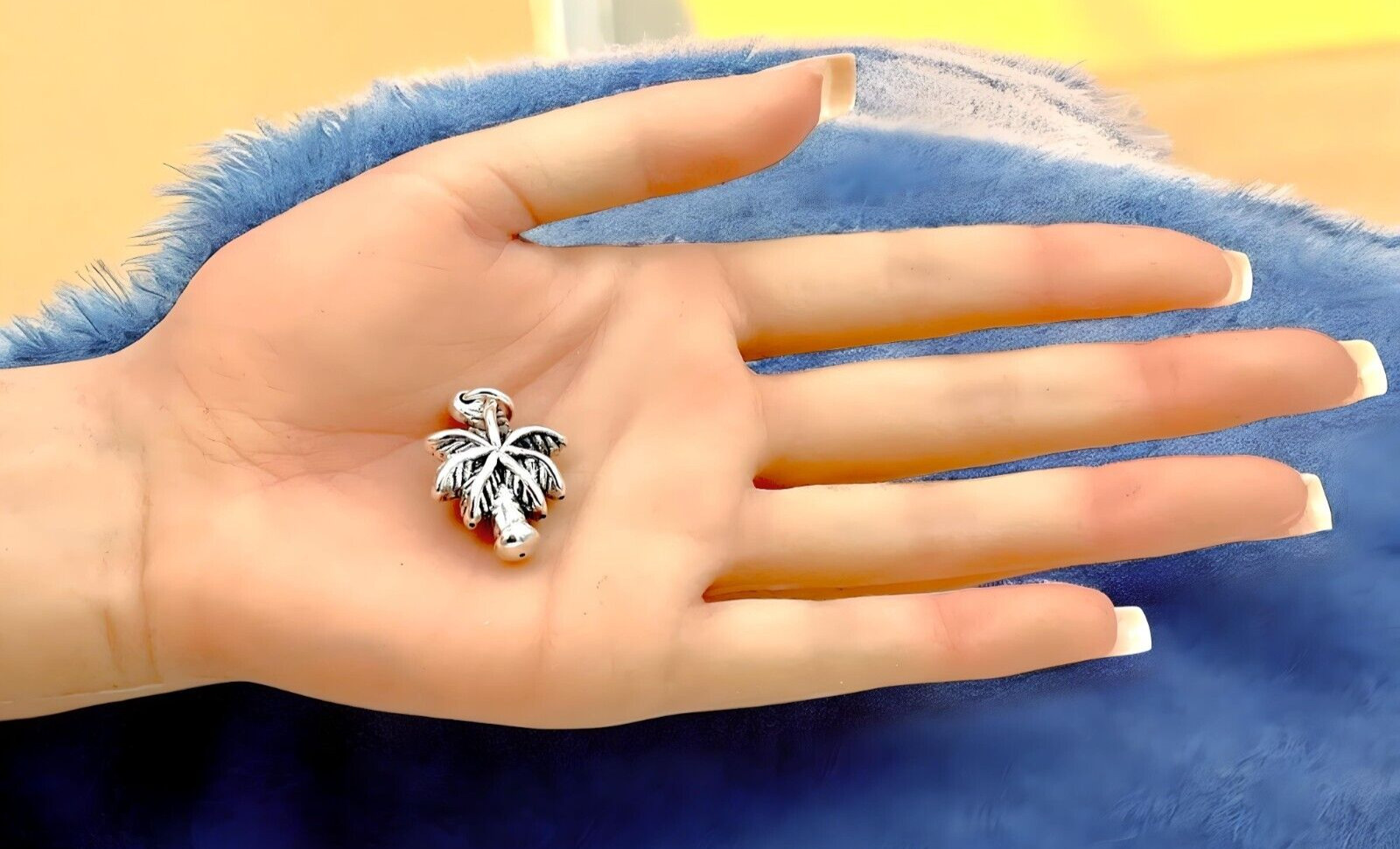 925 STERLING SILVER PALM TREE PENDANT LIGHTWEIGHT, CHAIN SOLD SEPARATELY 1677