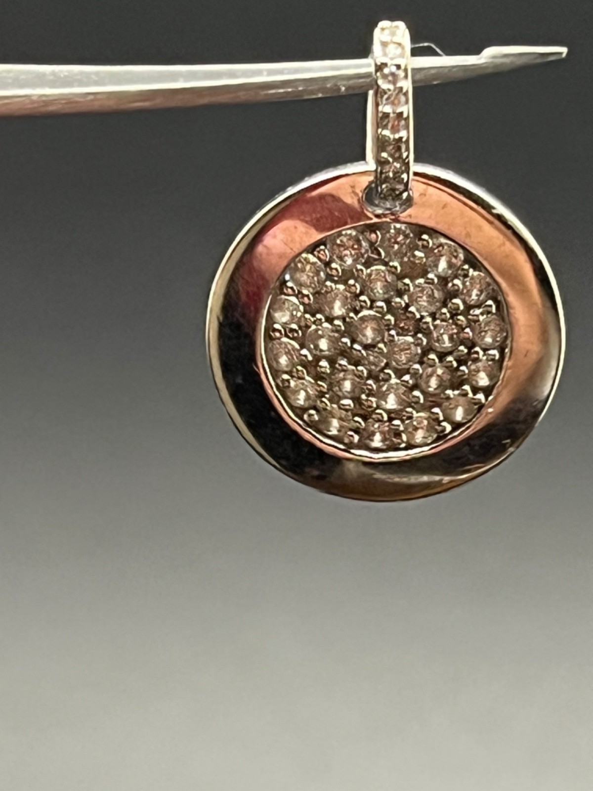 Silver Pave-set Crystals Round Disc Pendant Polish outer border 123