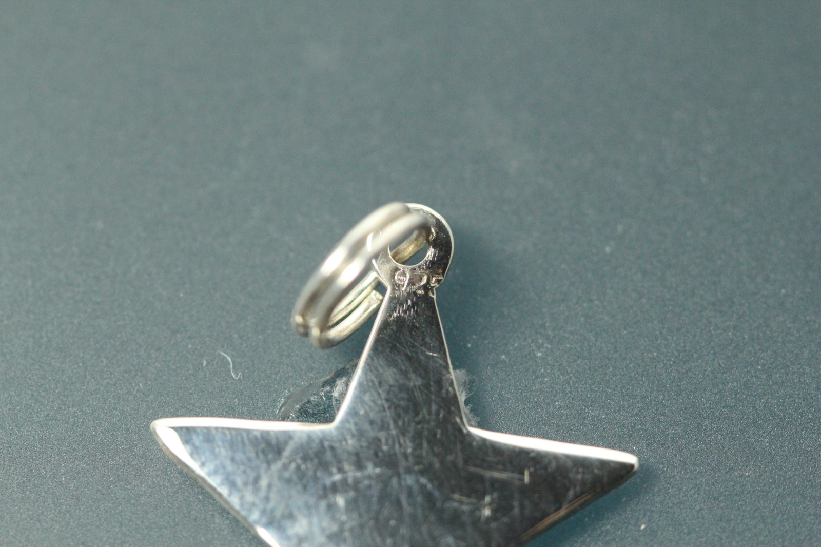 925 Sterling Silver Star Shaped Charm or Pendant 1.6 Grams (PEN9339)