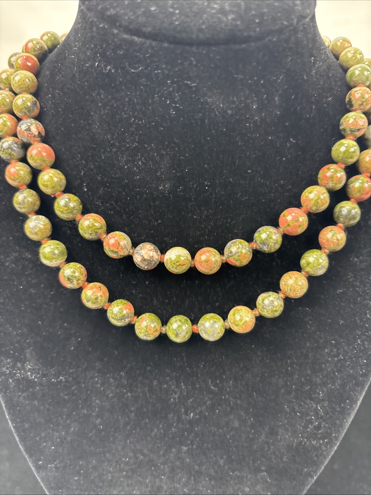 Vintage NATURAL RED GREEN UNAKITE Earrings & Necklace Approx. 30″ Cont. String