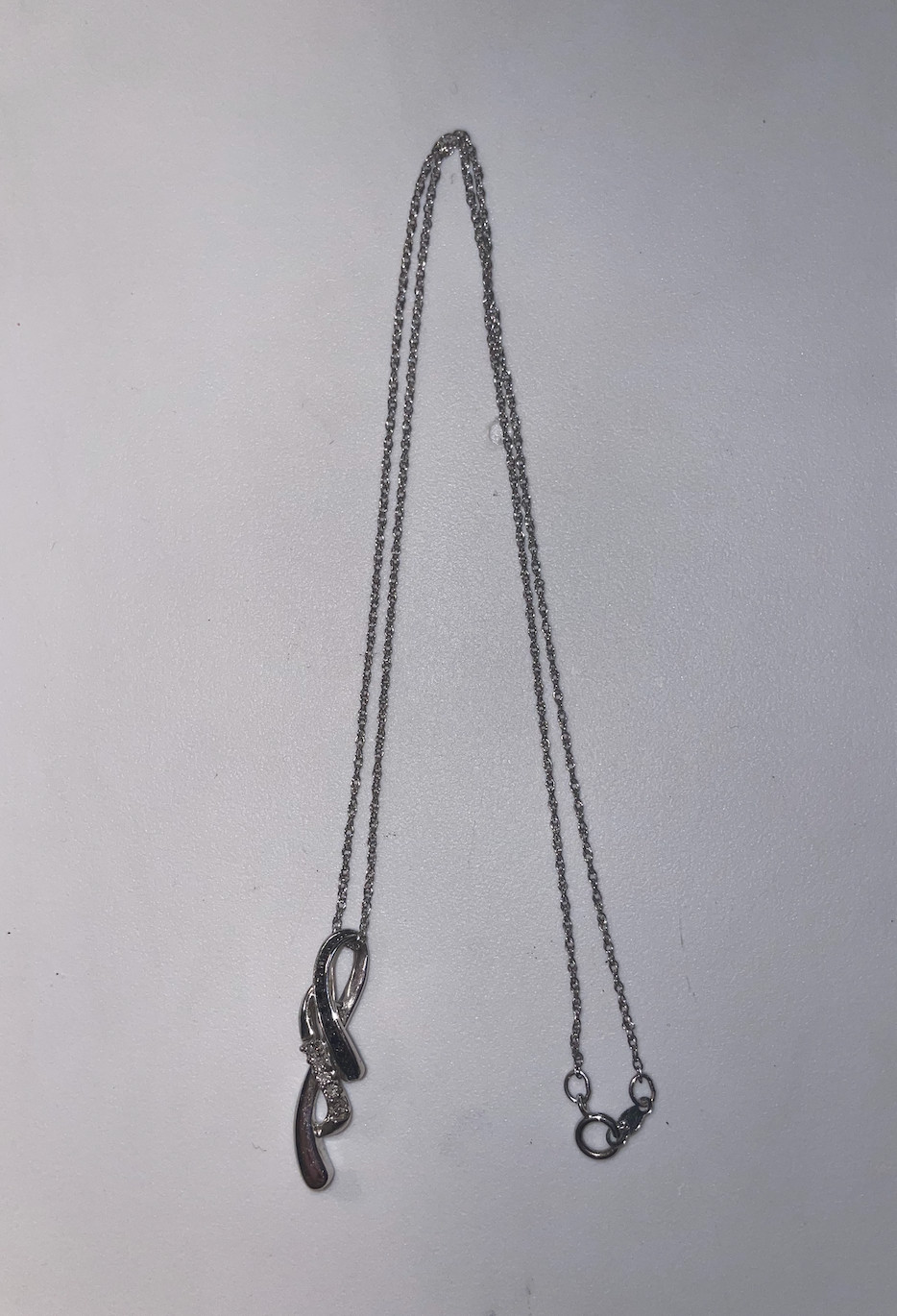 925 Sterling Silver with Black & White Diamonds Twist 18″ Pendant Necklace