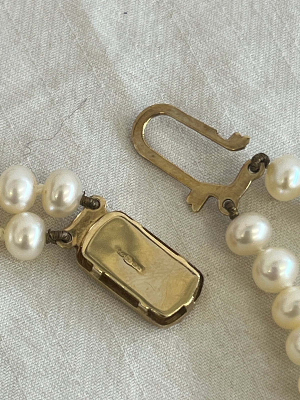Vintage Lotus 9ct Gold Cultured Pearls Double Strand Necklace with Box