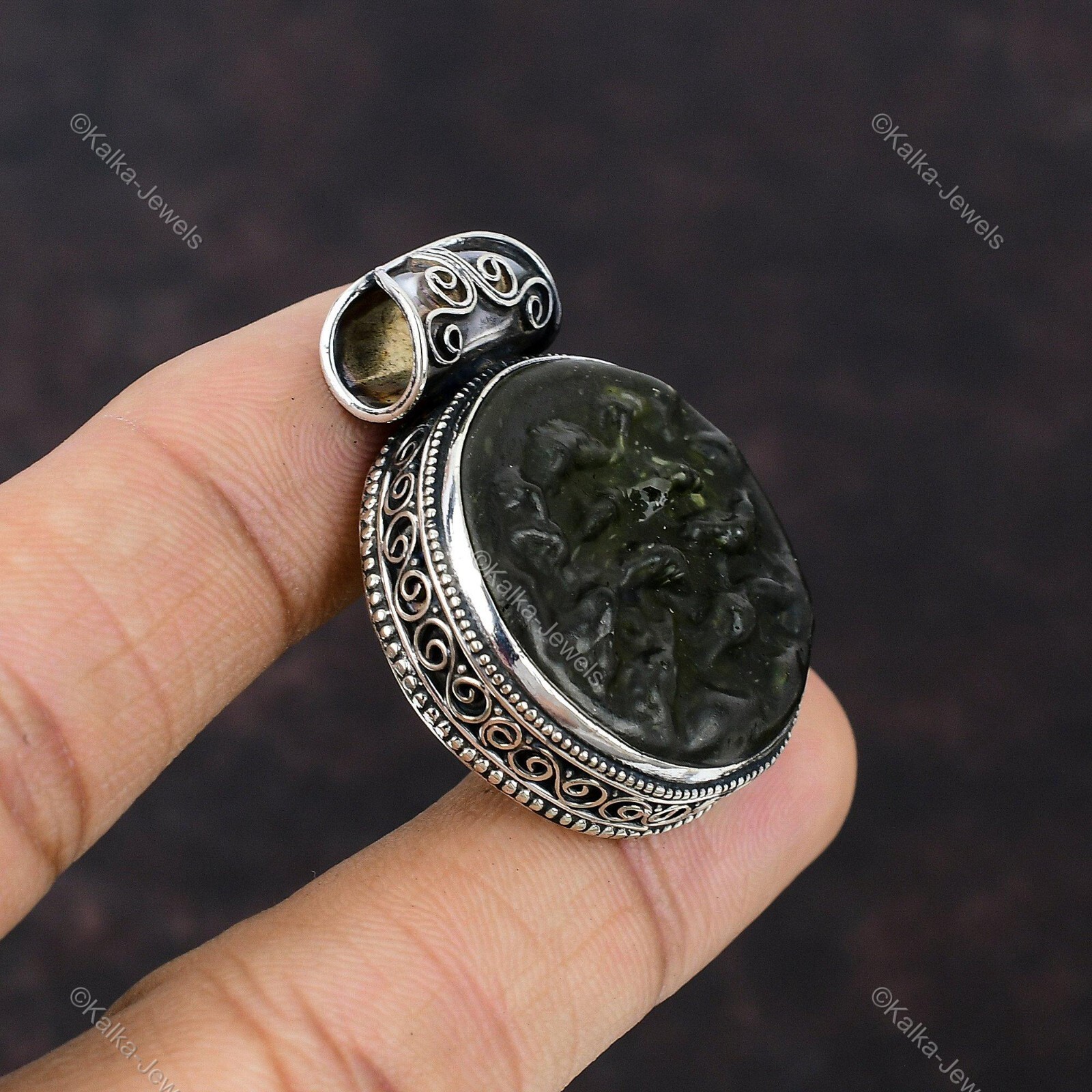 Natural Moldavite Gemstone Pendant Vintage 925 Sterling Silver Jewelry For Women