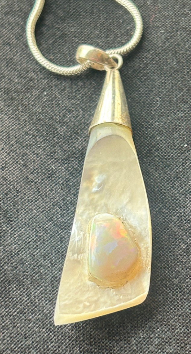 Andamooka Shell Opal