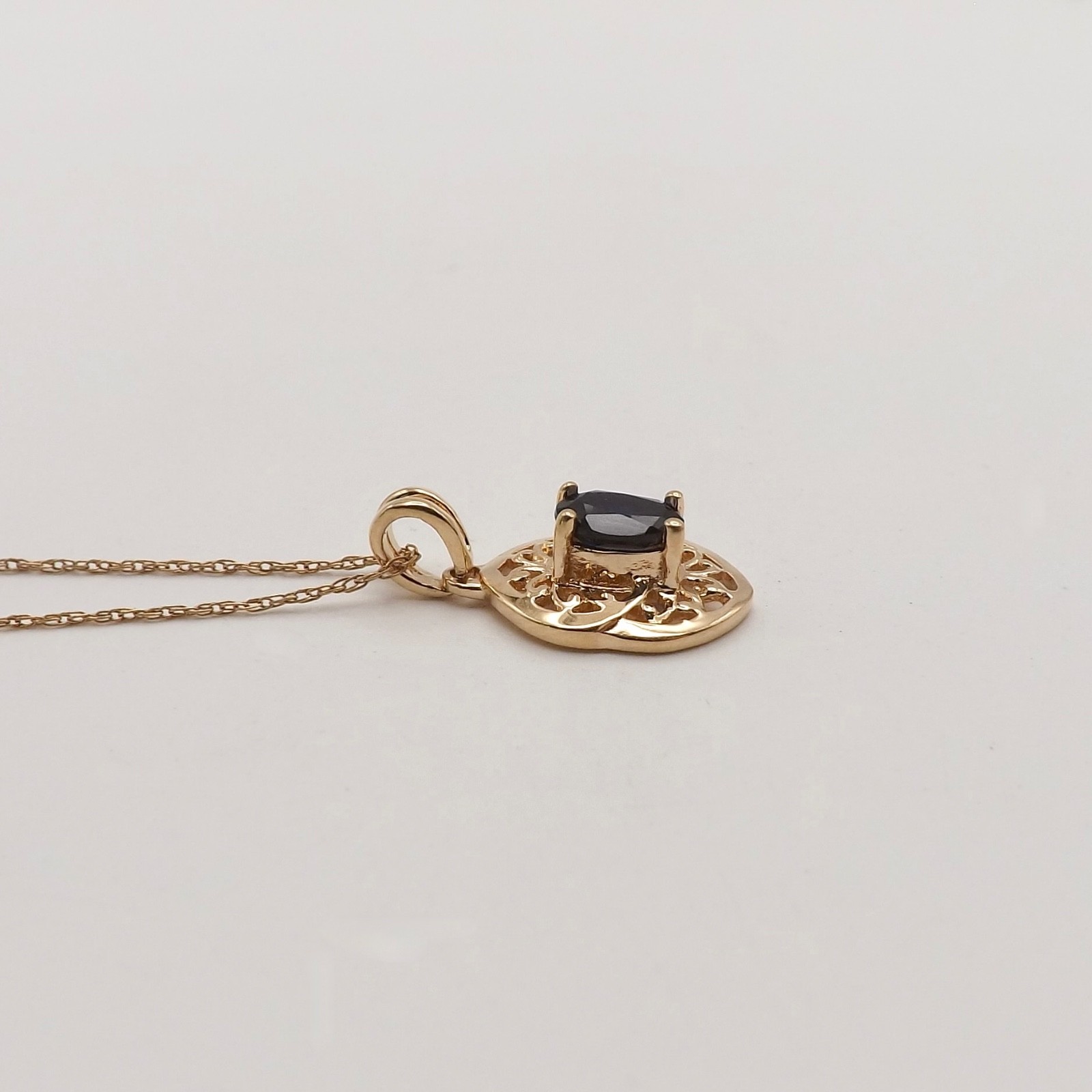 10k Gold Natural Sapphire Infinity Figure 8 Pendant Necklace 20in
