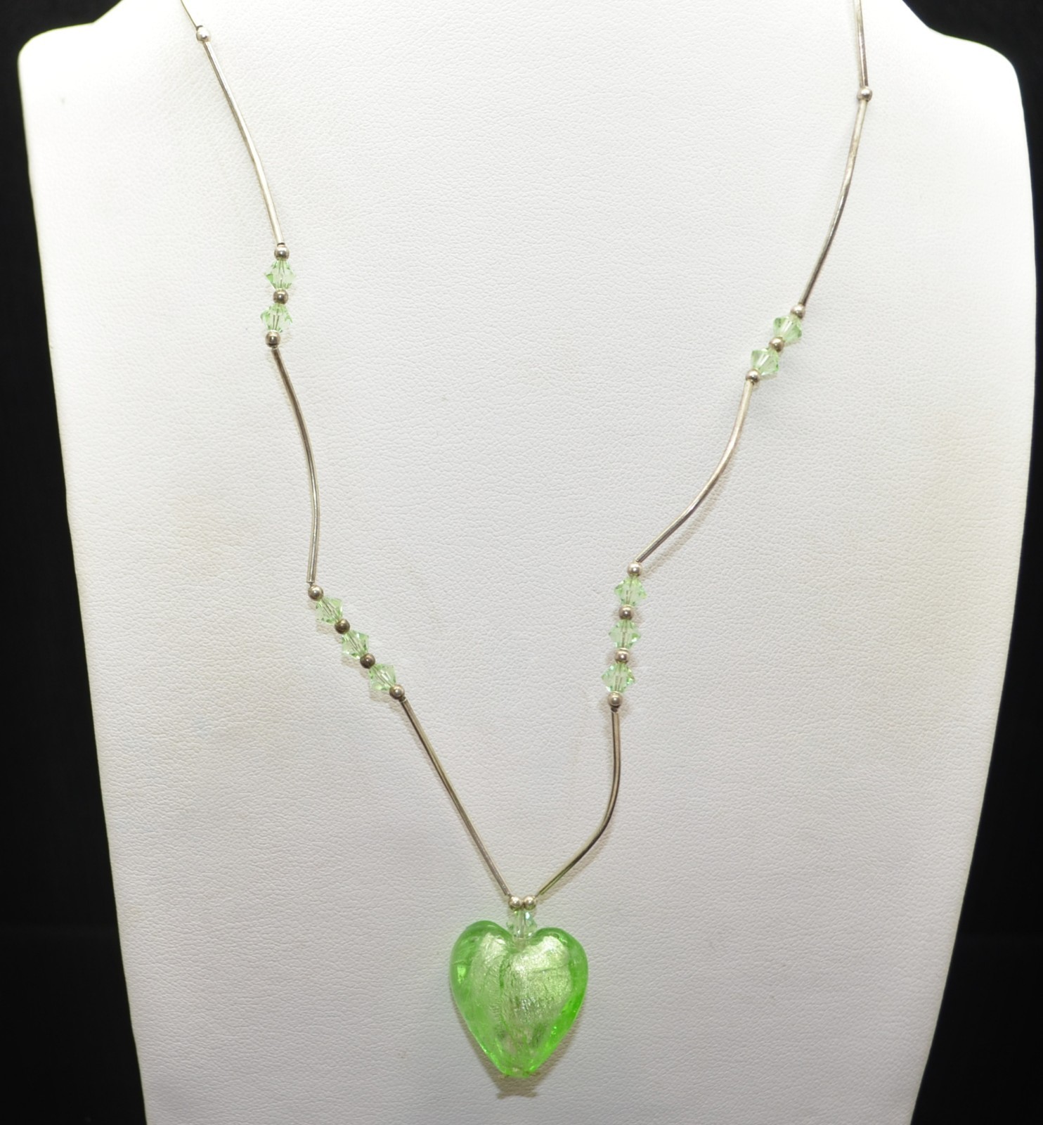 Sterling Silver Beads w/ Green Plastic Bead Details Necklace 17.0″ #FMG147