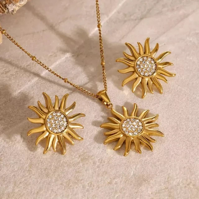 1.30Ct Round Lab Created Diamond Round Flower Pendant Set 14K Yellow Gold Plated