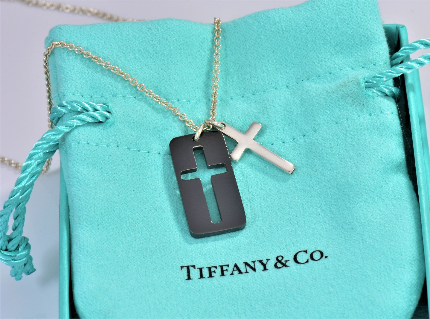 21″ Tiffany & Co Silver Black Titanium Cross Pendant Necklace in Pouch Rare Mens