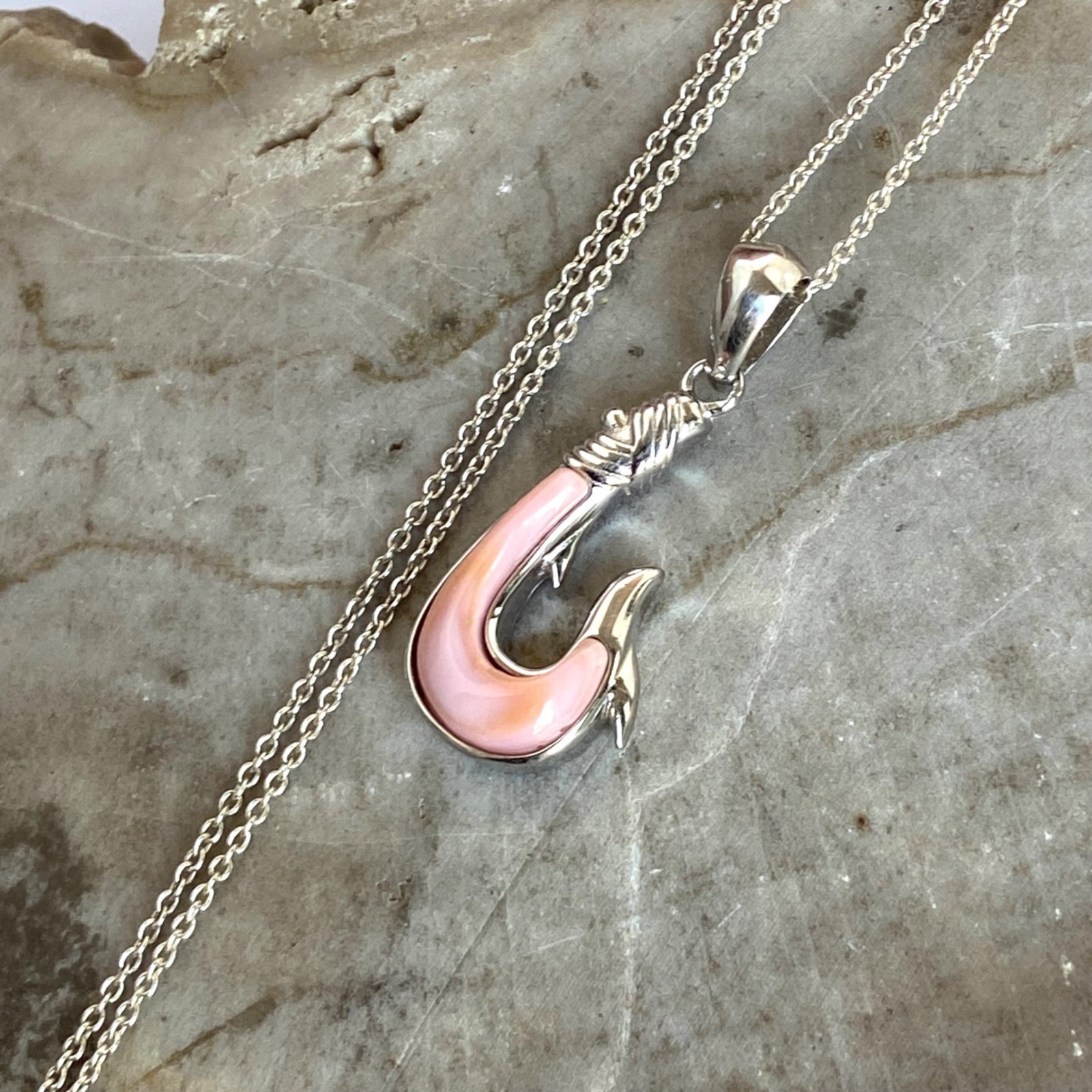Sterling Silver 925 Pink Conch Maui Fish Hook Pendant Necklace 18″ Cable Chain