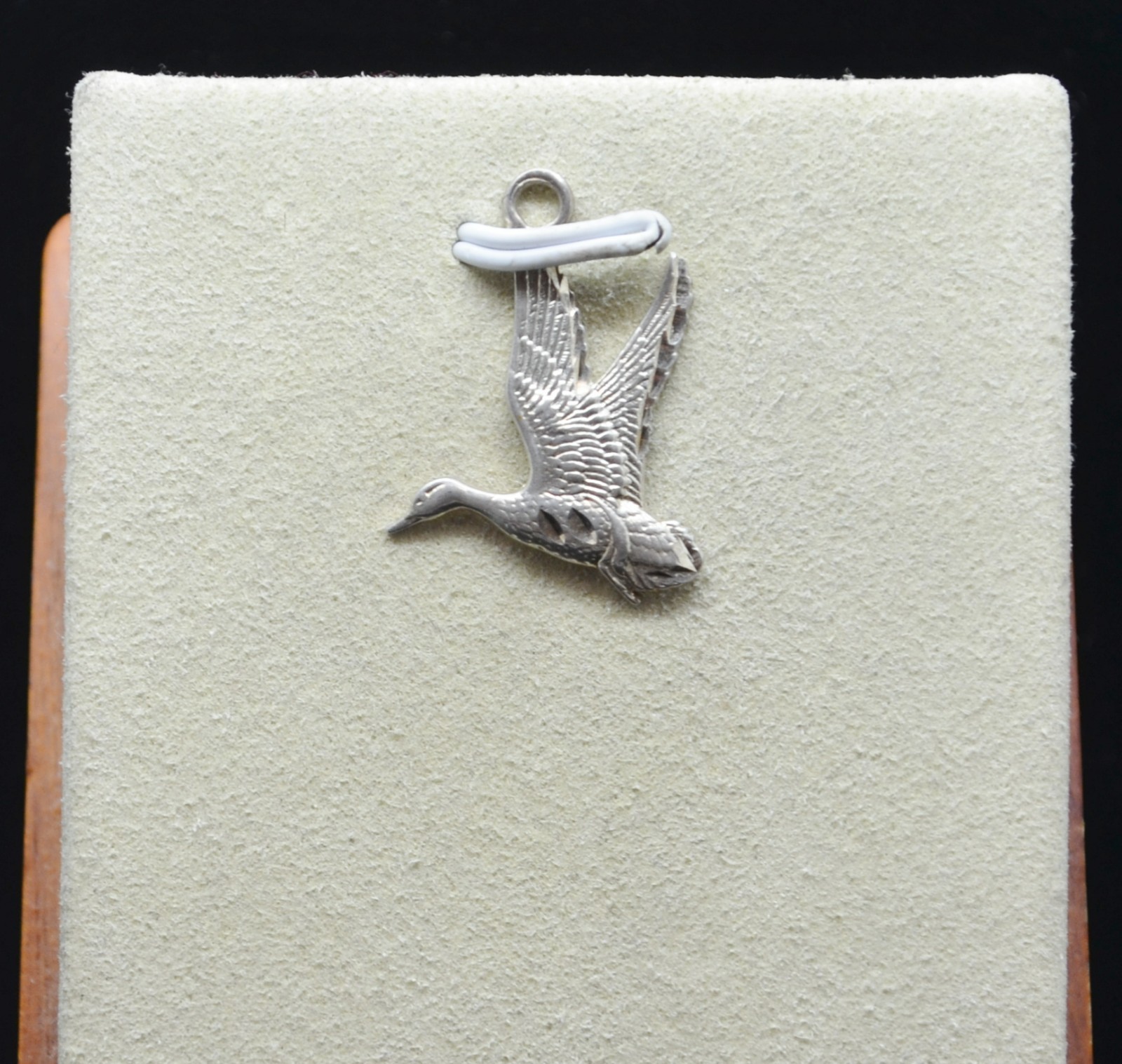Sterling Silver Little Bird Design Pendant / Charm #FMG708