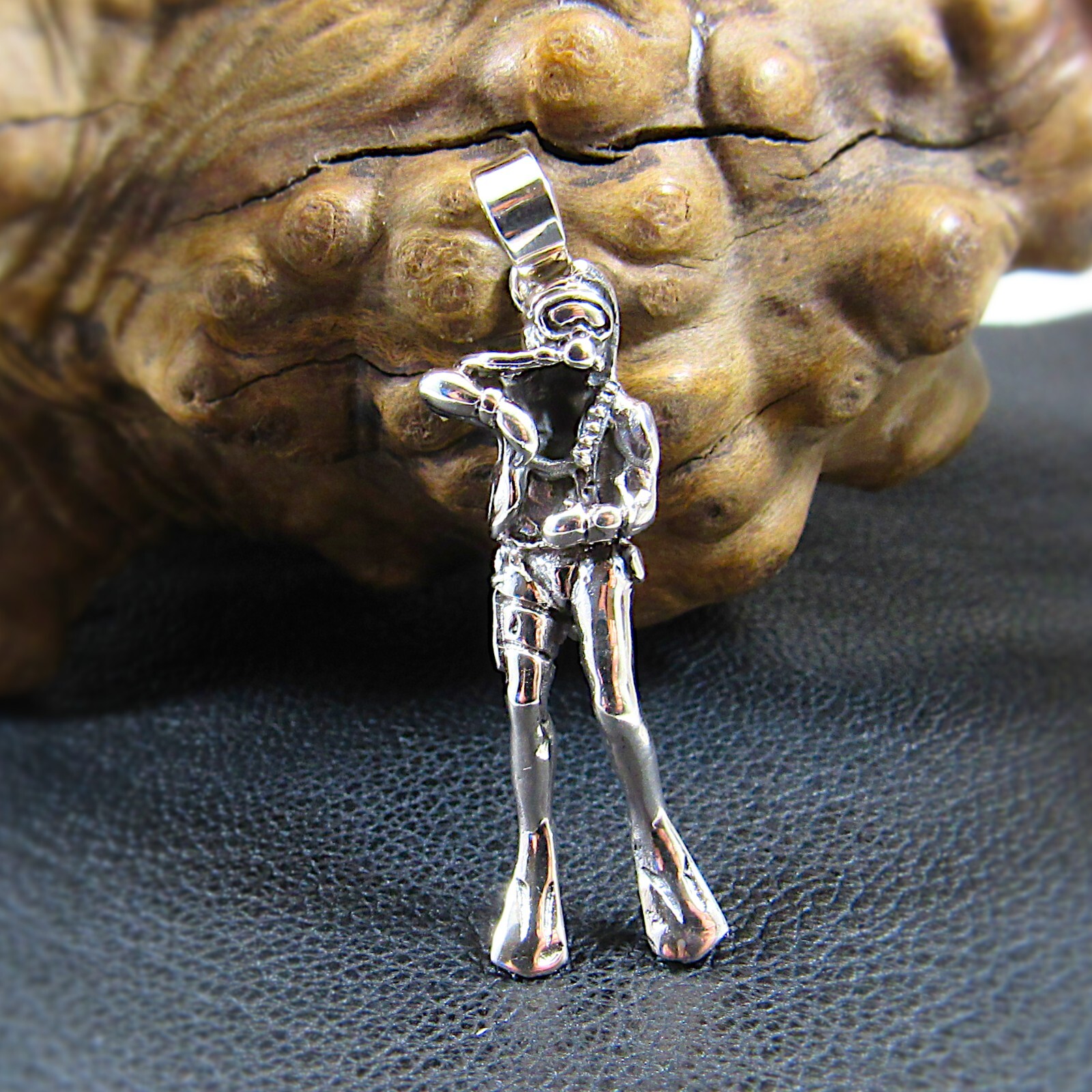 Solid 925 Sterling Silver Scuba Diver Pendant – Gift for Aquanauts, Sea Jewelry