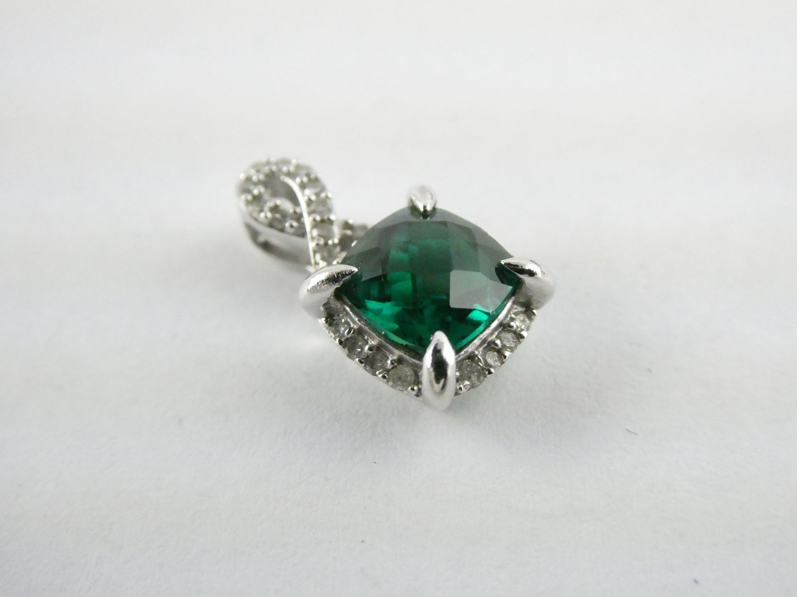 SR Designer Sterling Silver Lab Created Emerald and Diamond Pendant 1.4g 5/8 In