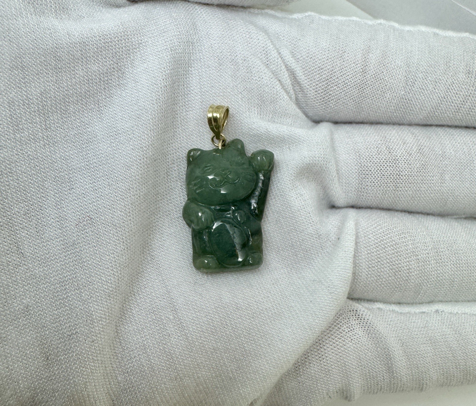 Maneki Neko Waving Hand Lucky Cat Jade Carved Cute Pendant 10K Real Gold Bail招財貓