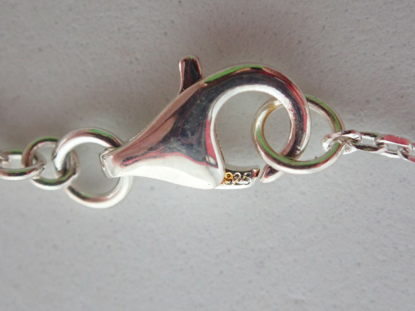 LINKS OF LONDON 925 STERLING SILVER w/ WHITE TOPAZ LOVE KNOT PENDANT NECKLACE