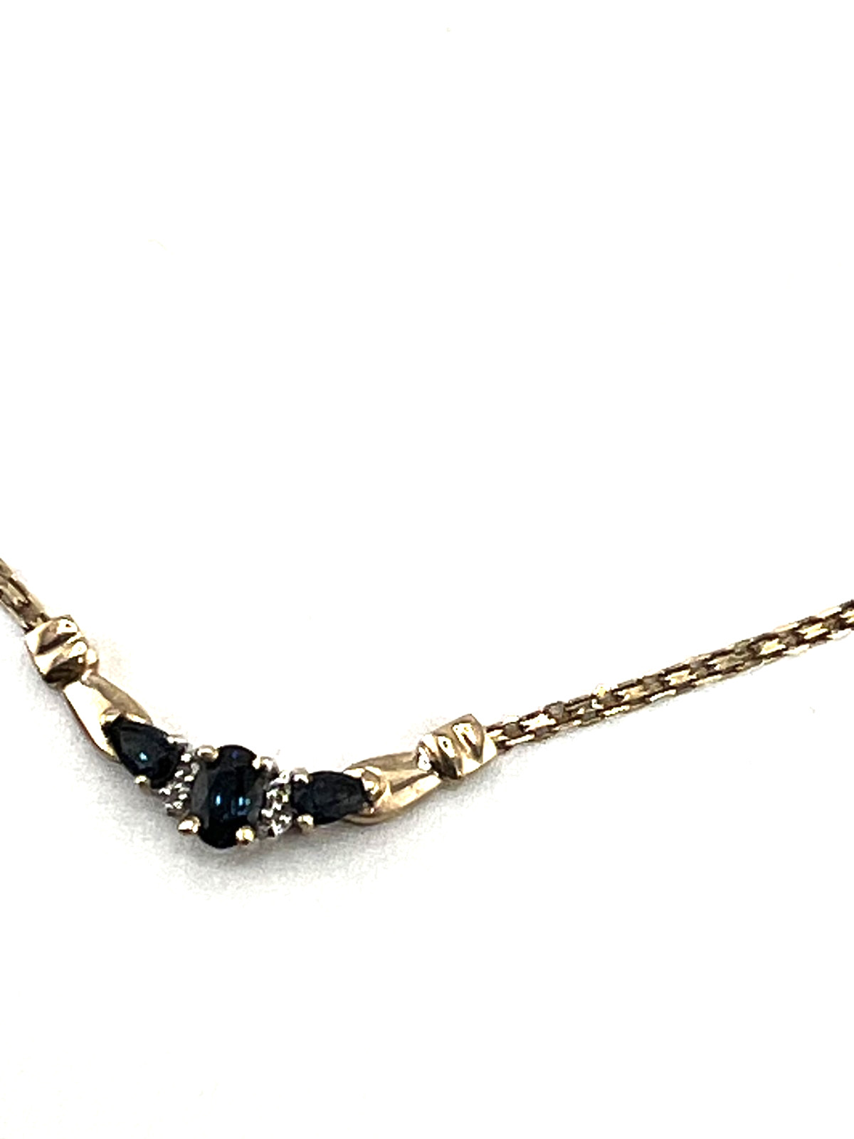 AV Alwand Vahan 10K yellow gold & Blue Sapphires necklace 17″ long 4.5 g EUC