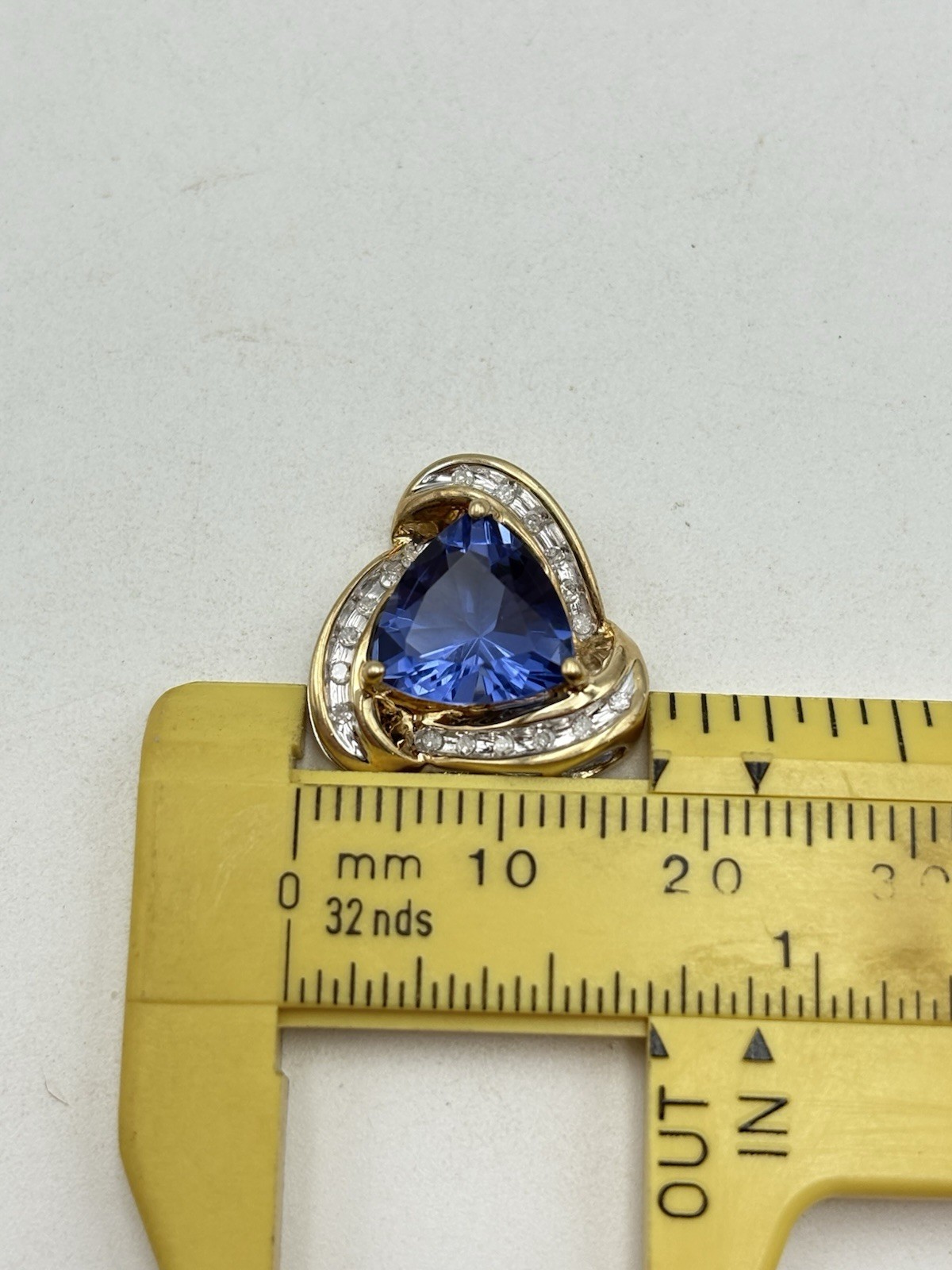 GOLD 10KT YELLOW GOLD TRILLION CUT TANZANITE SLIDE PENDANT 2.8g