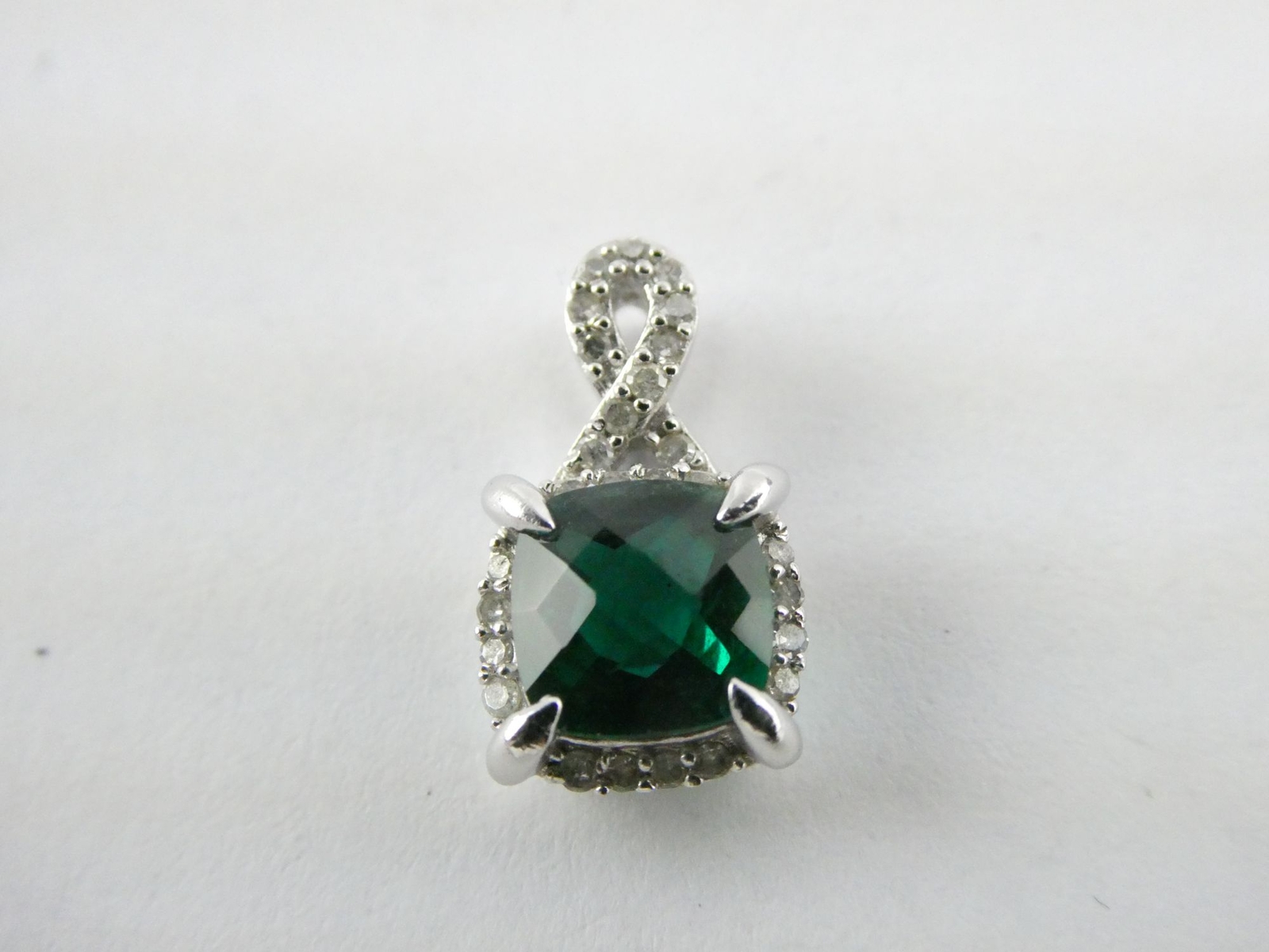 SR Designer Sterling Silver Lab Created Emerald and Diamond Pendant 1.4g 5/8 In