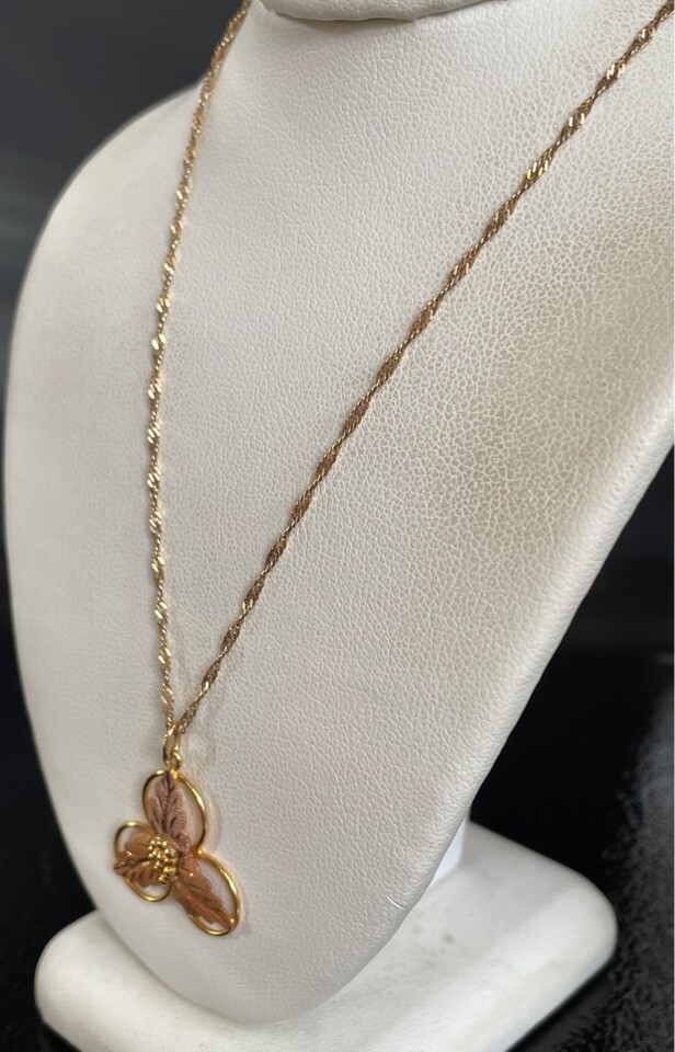 Multi-Tone Gold 3 Leaves Pendant Necklace