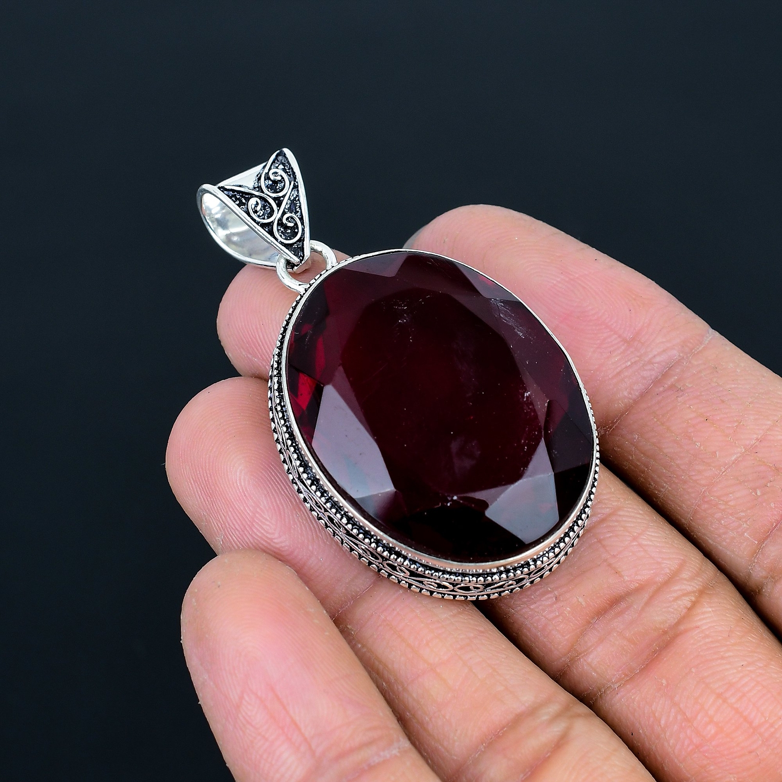 Mozambique Garnet Oval Gemstone 925 Sterling Silver Vintage Pendant 2.3″ VJ 427