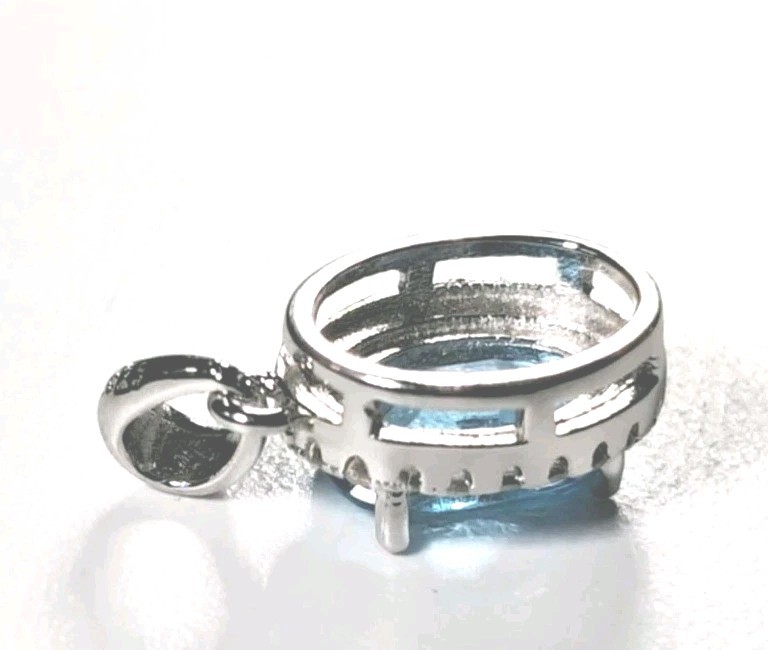 925 Sterling Silver NATURAL Blue Topaz Pendant Necklace PEN66