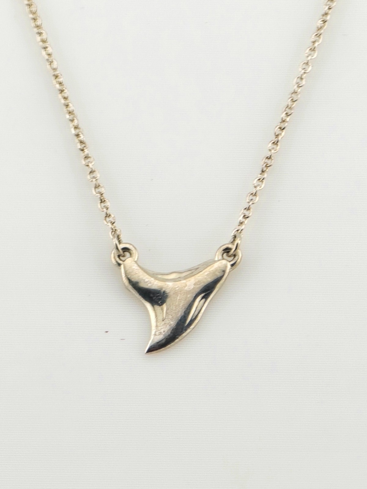 STERLING SHARK TOOTH NECKLACE 16-18 in – 833253