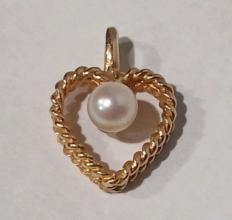 14K Yellow Gold Rope Heart & Pearl Pendant