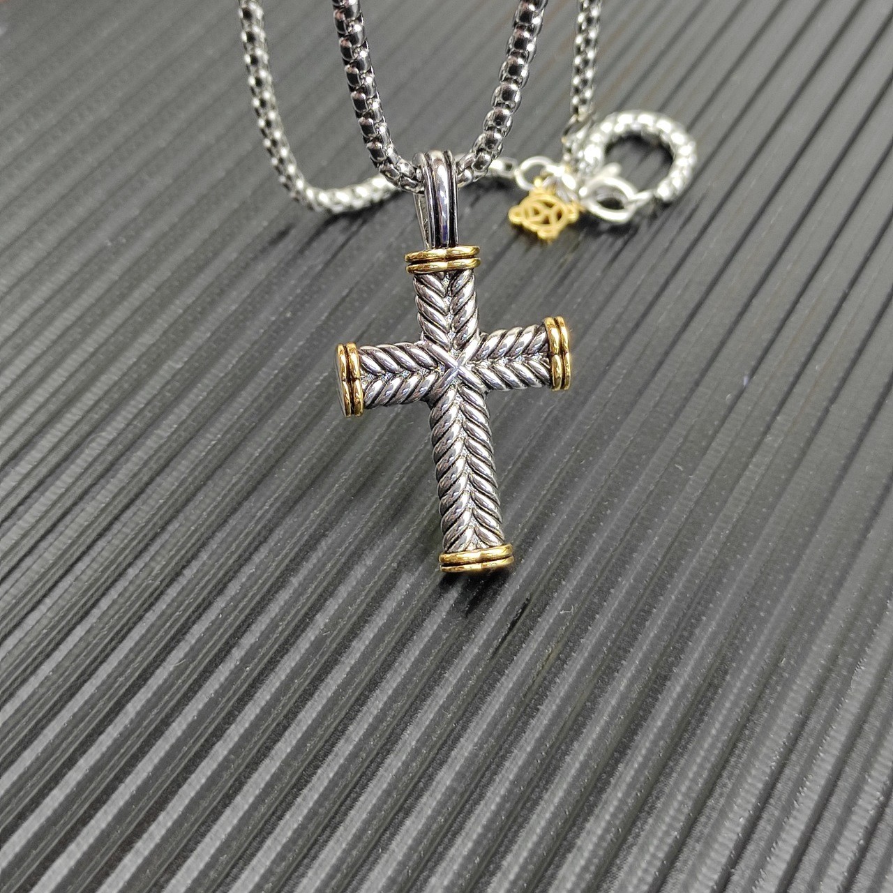 David Yurman Chevron Cross Pendant 925 Silver 18K Gold Box Chain Two Tone 55cm
