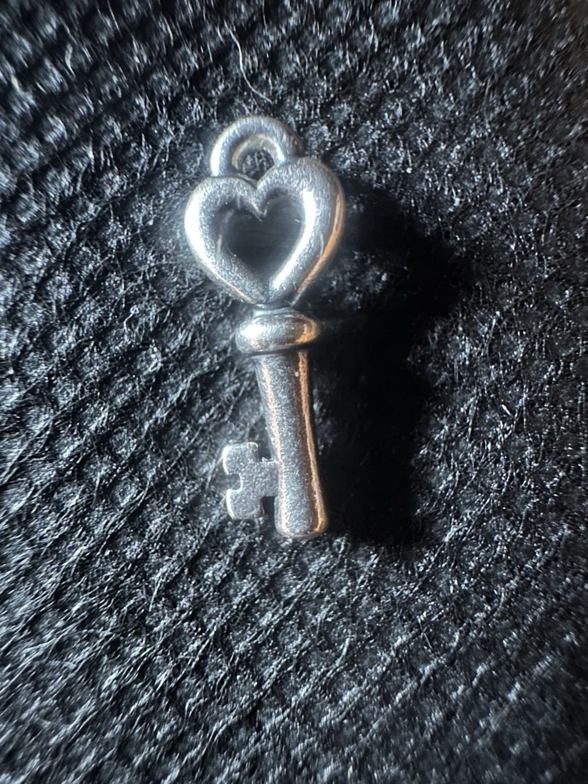 James Avery Signed 925 Sterling Silver Heart Key Chain Pendant-Love Theme
