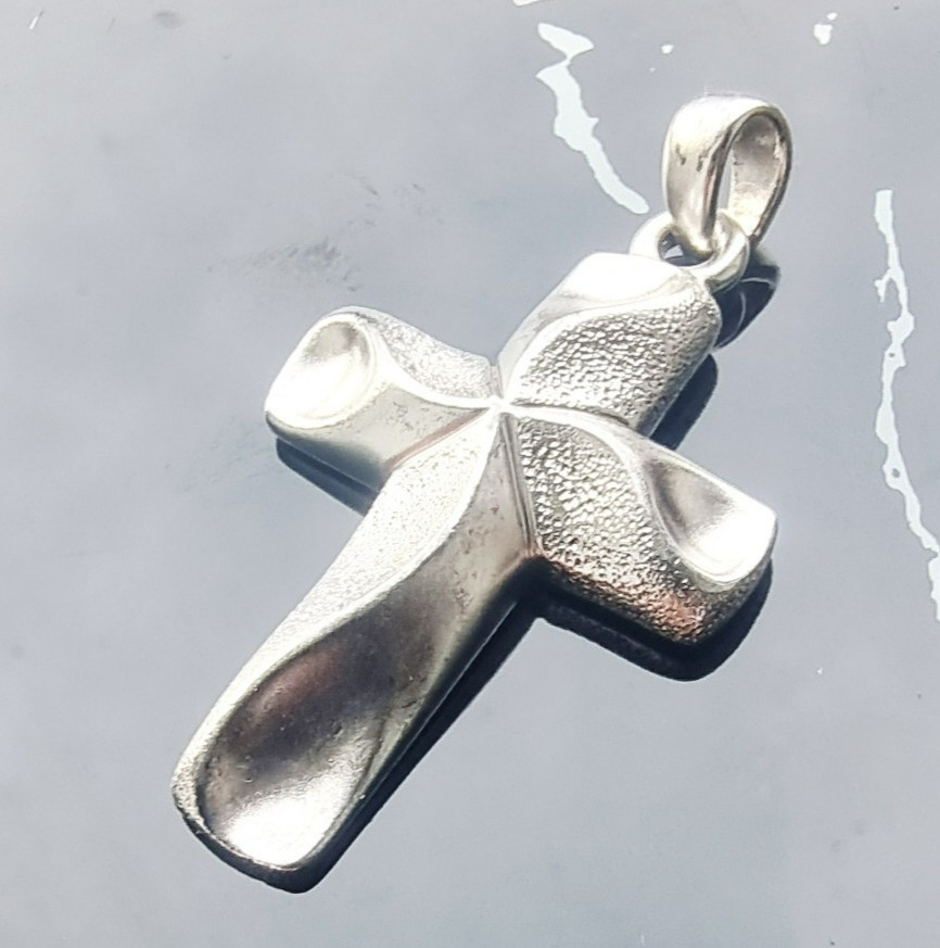 999 SOLID SILVER VINTAGE TEXTURED CROSS PENDANT