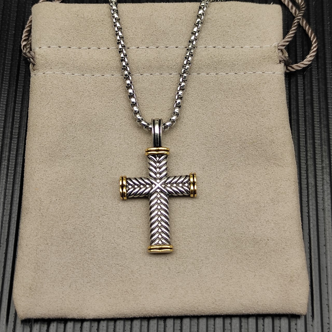 David Yurman Chevron Cross Pendant 925 Silver 18K Gold Box Chain Two Tone 55cm