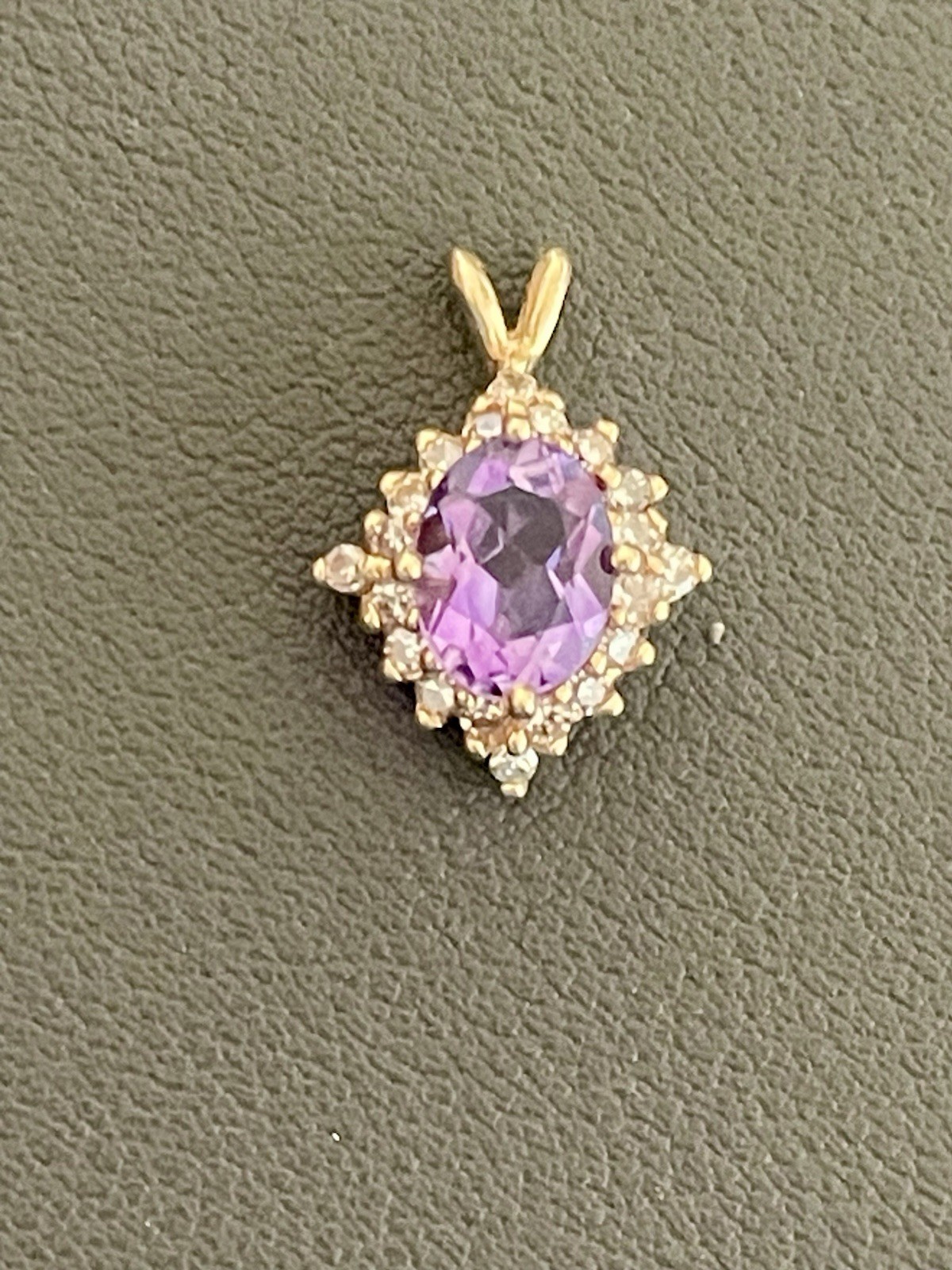 14KT Yellow Gold 1.20CT Amethyst 0.20CTW diamond pendant (E69)