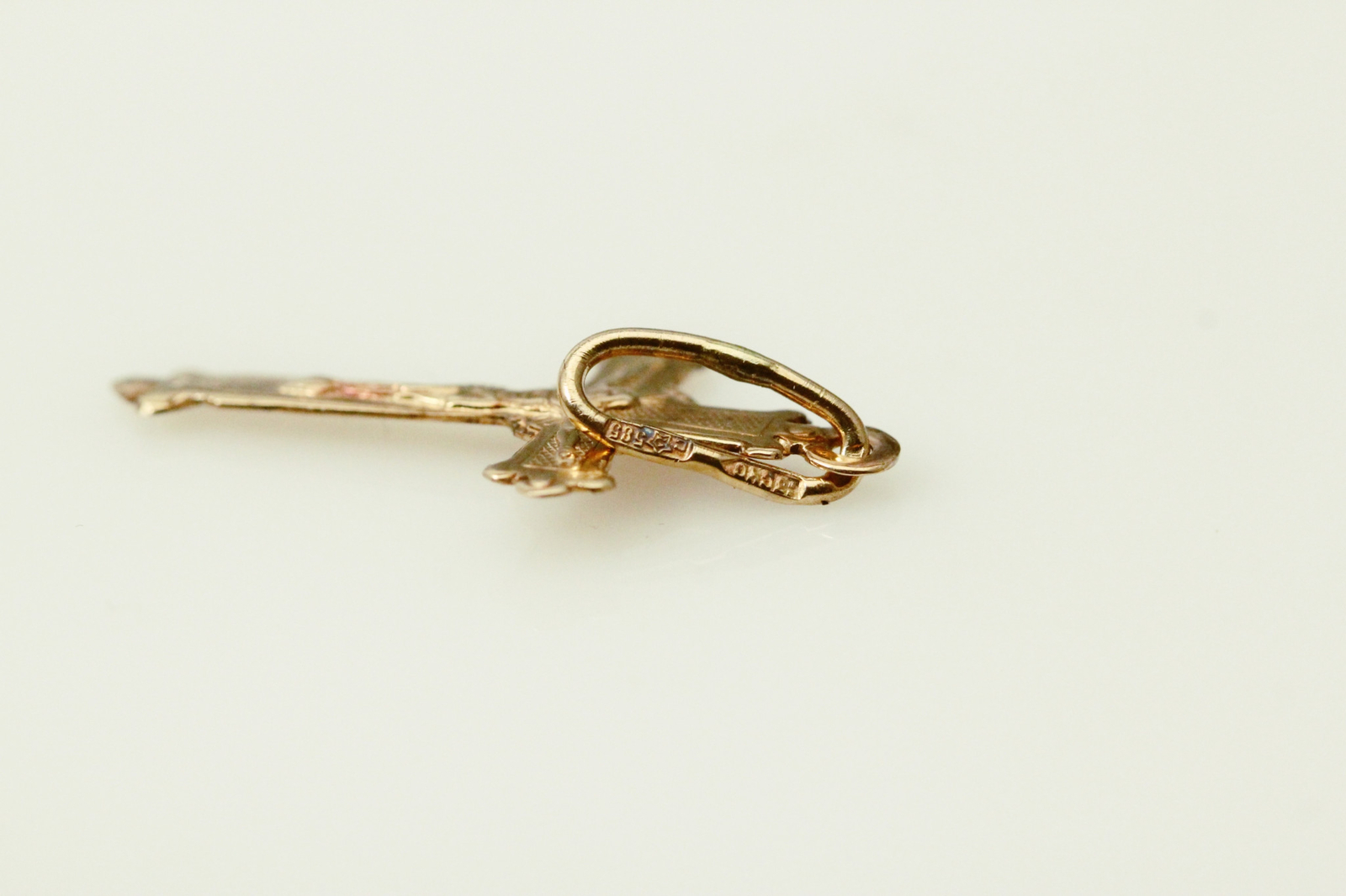 Russian Crucifix 585 14K Yellow Gold 0.6 grams (PEN9799)