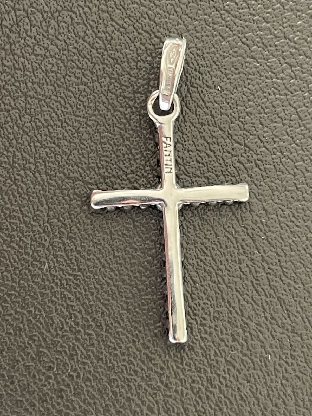 18KT White Gold 0.20CTW Diamond Cross Pendant (L44)