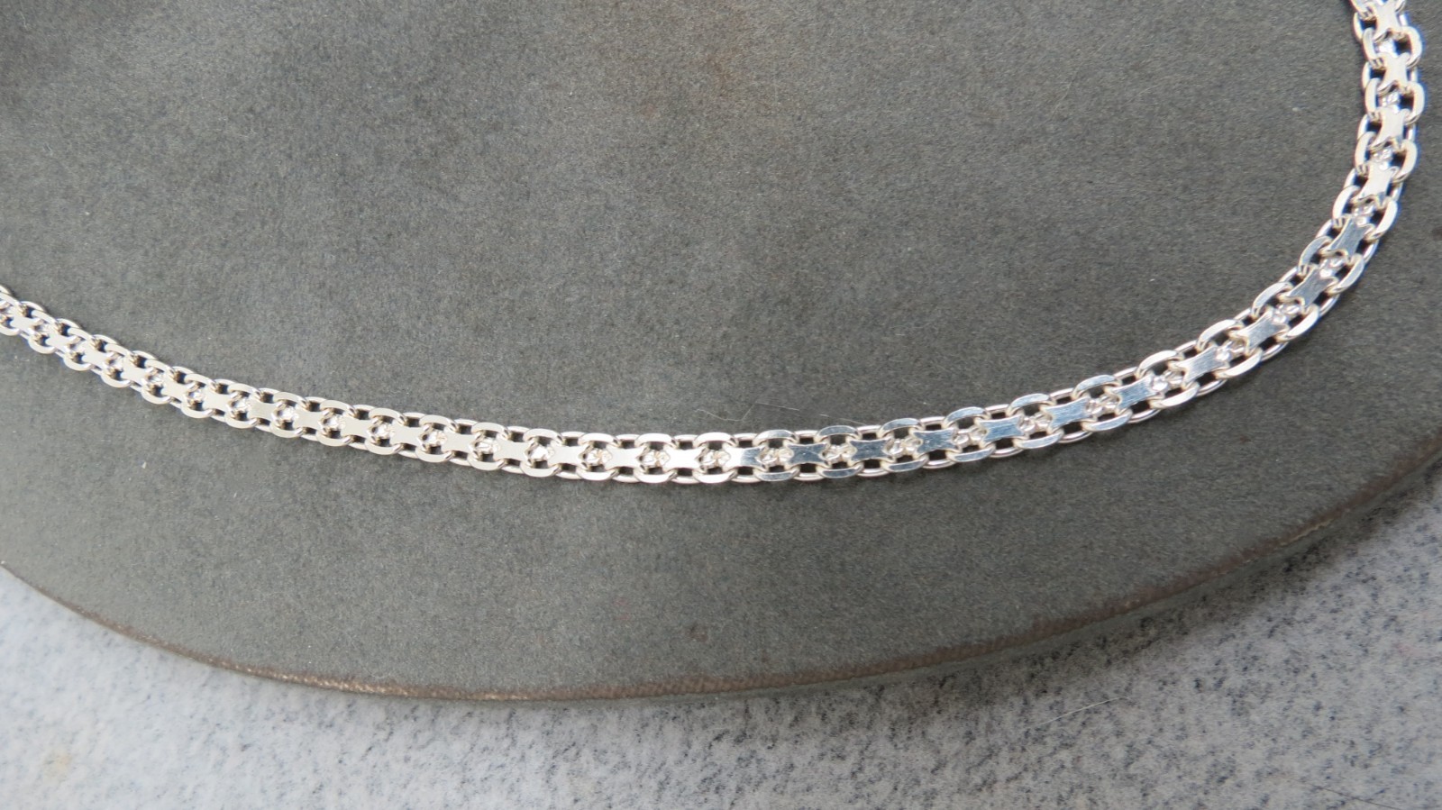 Bismark Chain Sterling Silver Necklace 18” Designer 10.35 Grams 3.8mm Thick Star