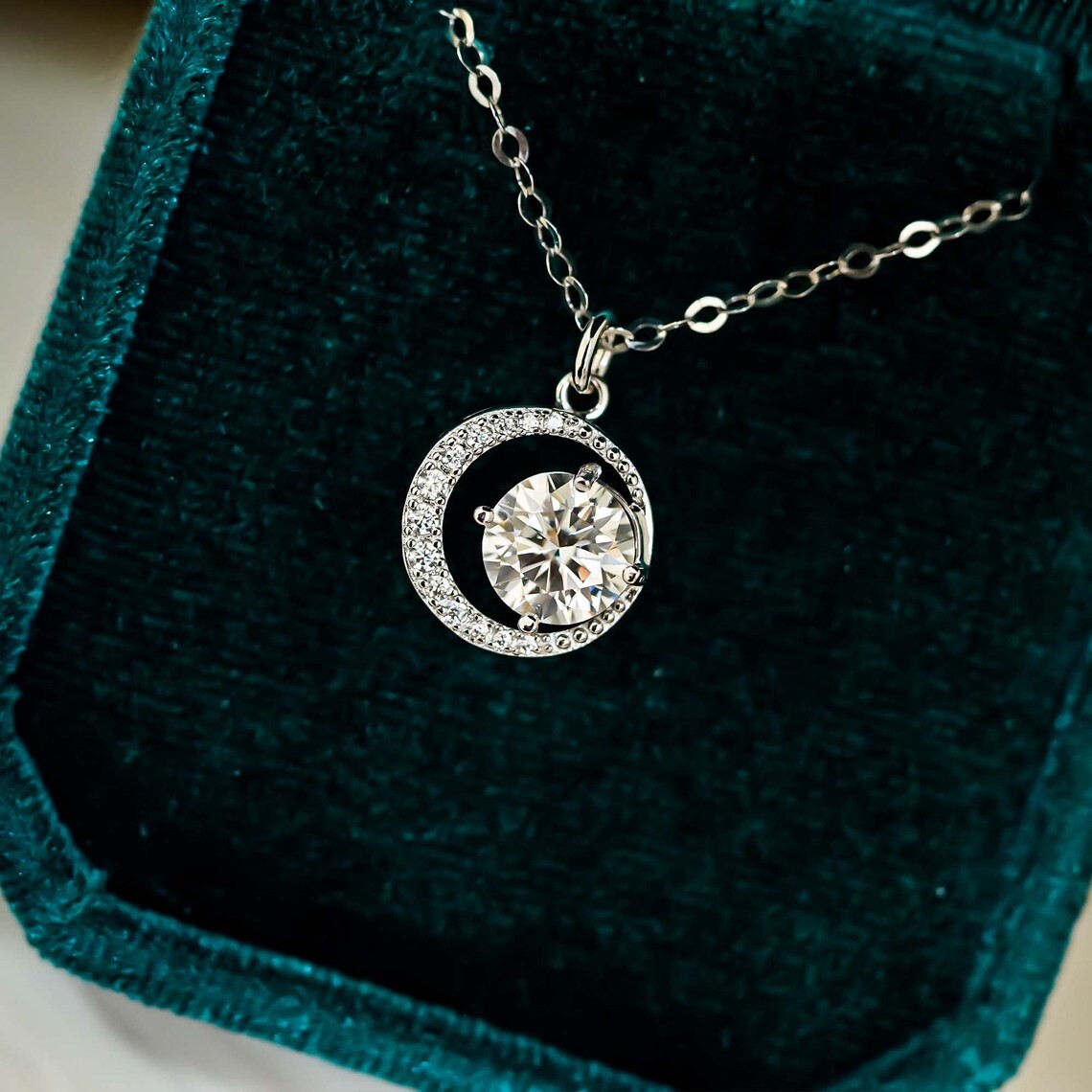 Lab Grown Diamond 14k White Gold Plated 1.60ct Halo Women Pendant Chain 18″