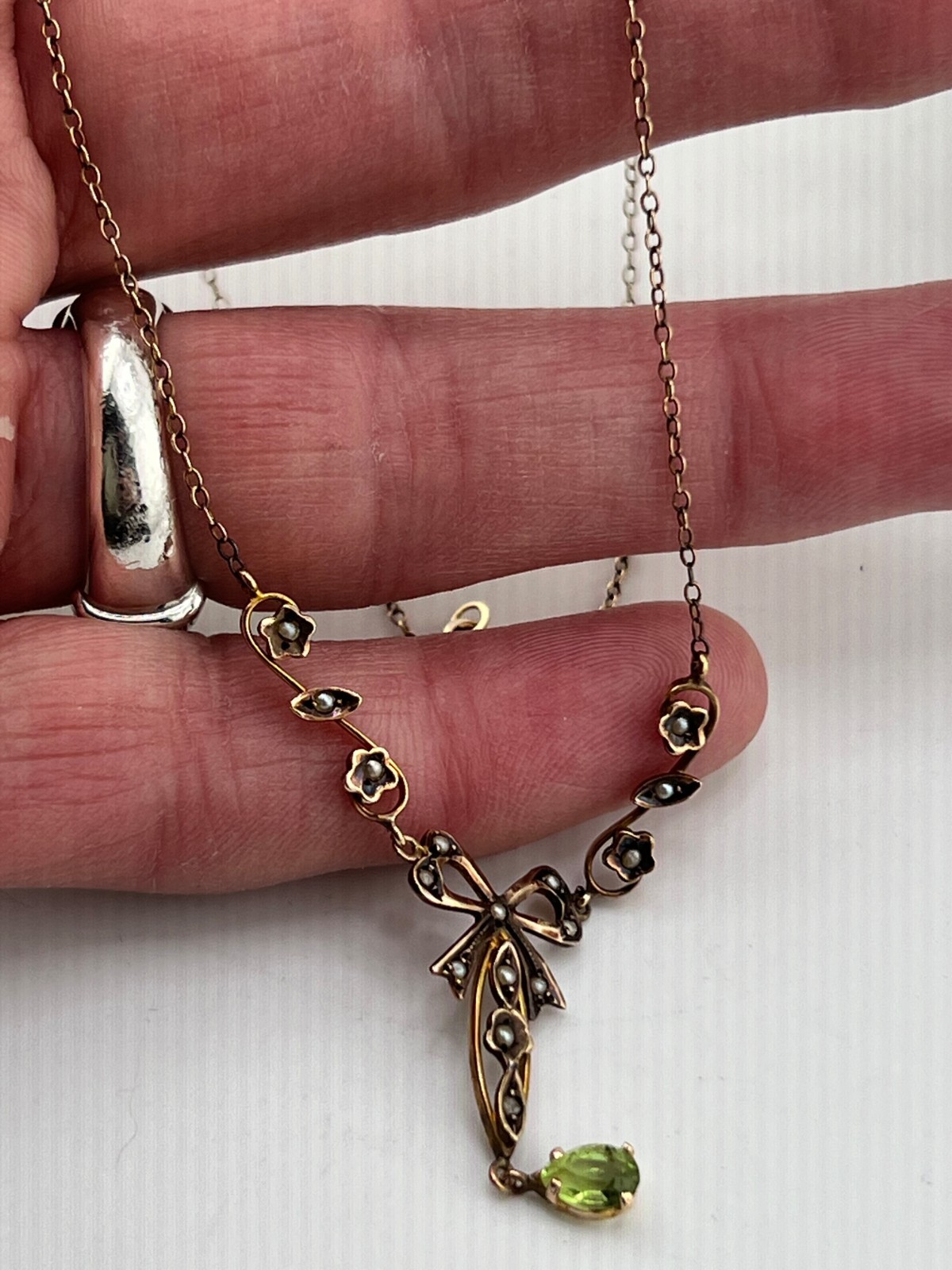 Vintage 10K yellow gold Lariat necklace seed pearls Peridot by ECCO