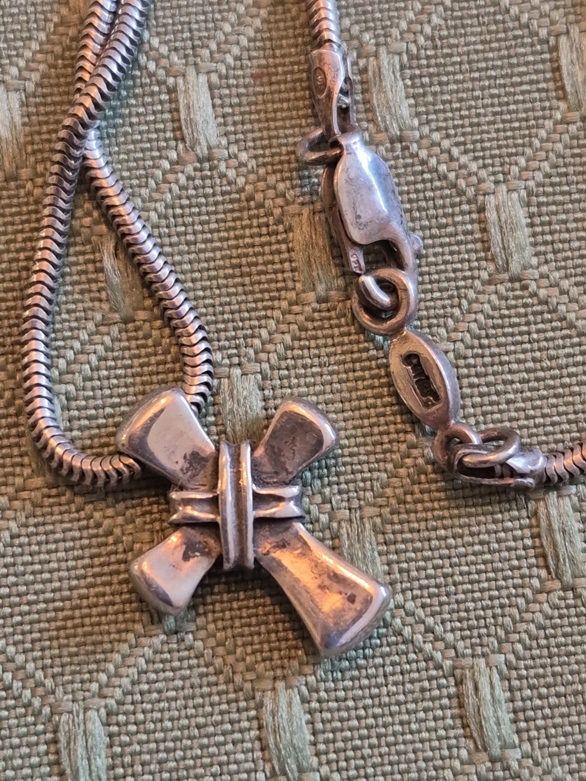 18K Gold Sterling Cross Pendant Designer Lagos Caviar 16″ Chain 8 Grams Unisex