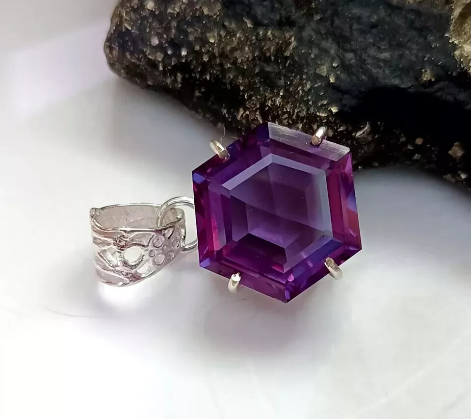 28.55 Ct+ Natural Alexandrite Pendant Bi-Color Certified LG Gemstone 925 Silver
