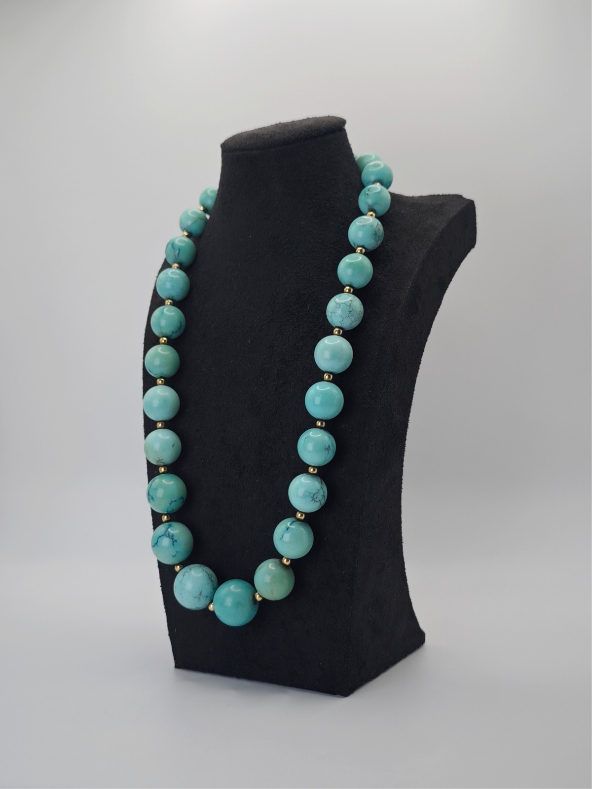 Vintage 18k yellow gold natural turquoise