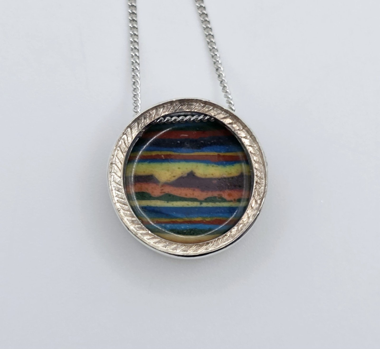 Vintage 925 Sterling Silver Rainbow Calsilica Round Pendant Necklace Artisan
