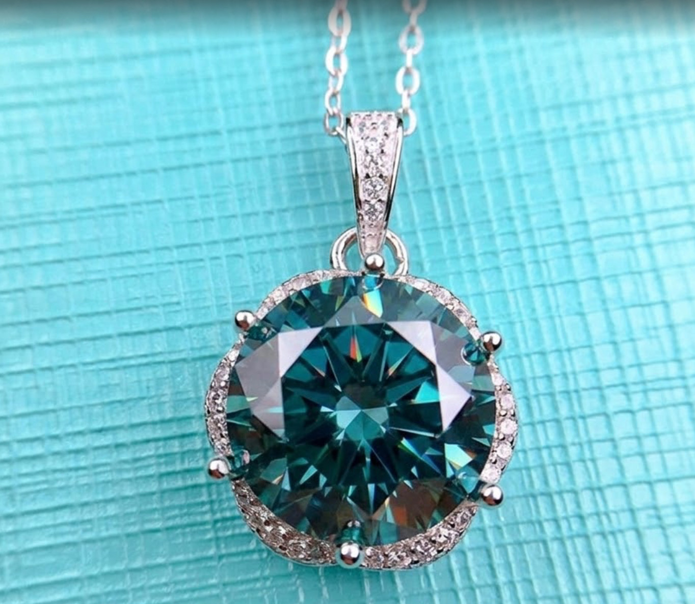 925 Silver, Elegant Blue Diamond Solitaire Pendant, 17.20 Ct Certified Treated
