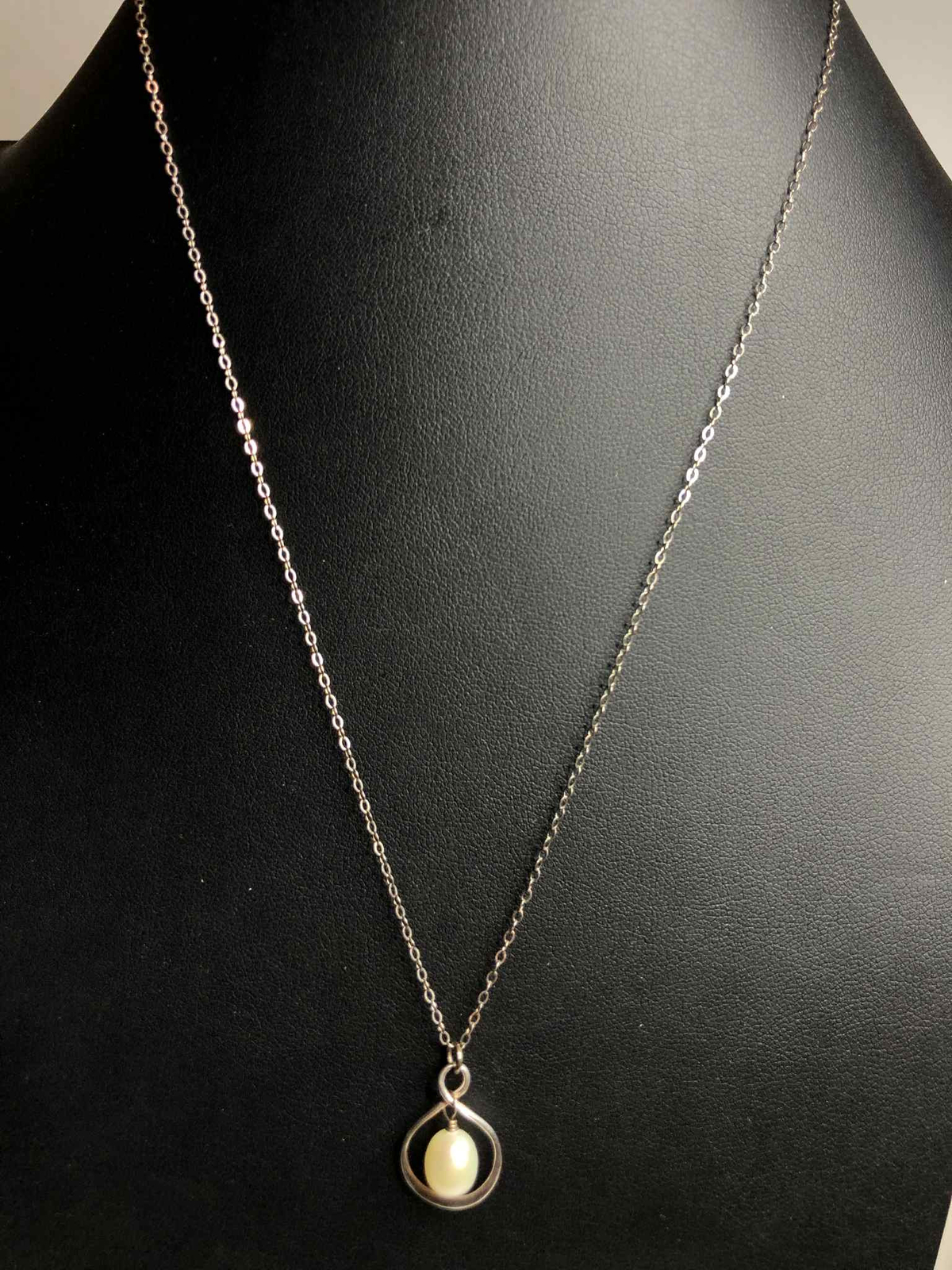 5672 VNTG Sterling 925 Pearl twist pendant Necklace 19″ 2 Grams