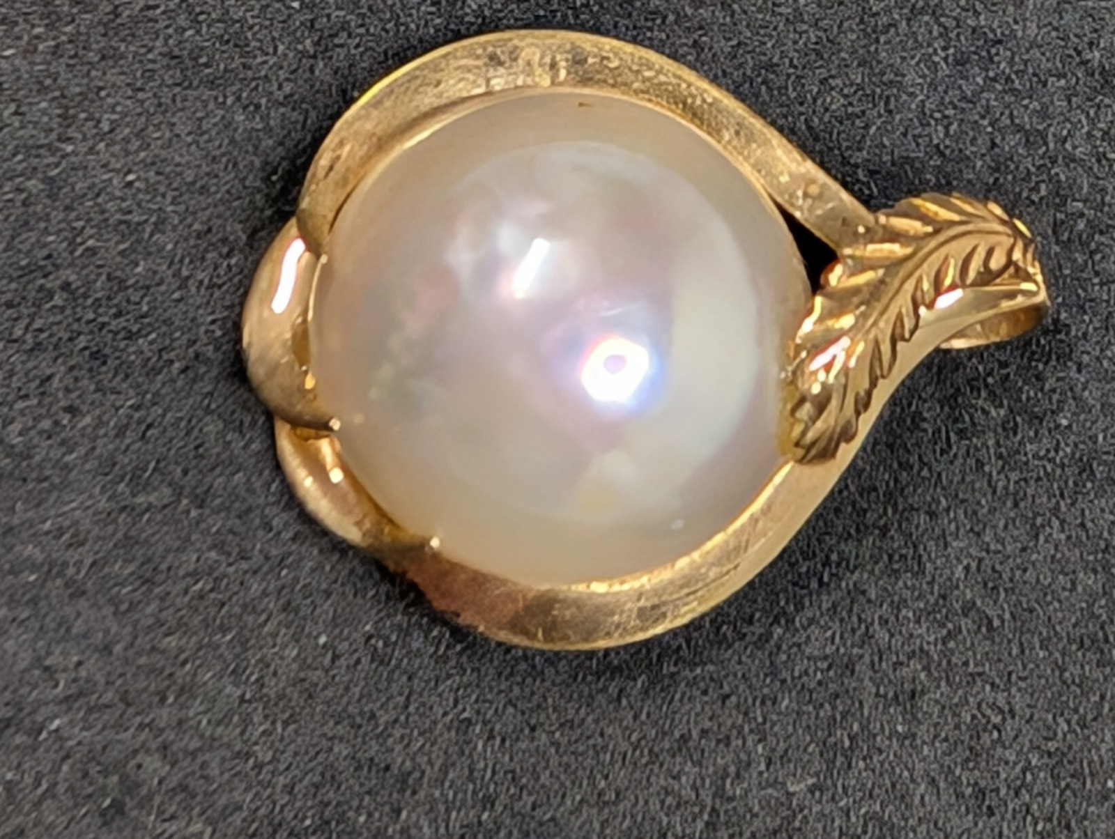 Vintage 14k Yellow Gold Mabe Pearl Pendant 3.1 Grams Total